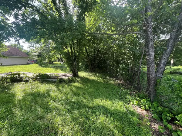 Corsicana, TX 75110,1302 E 6th AVE