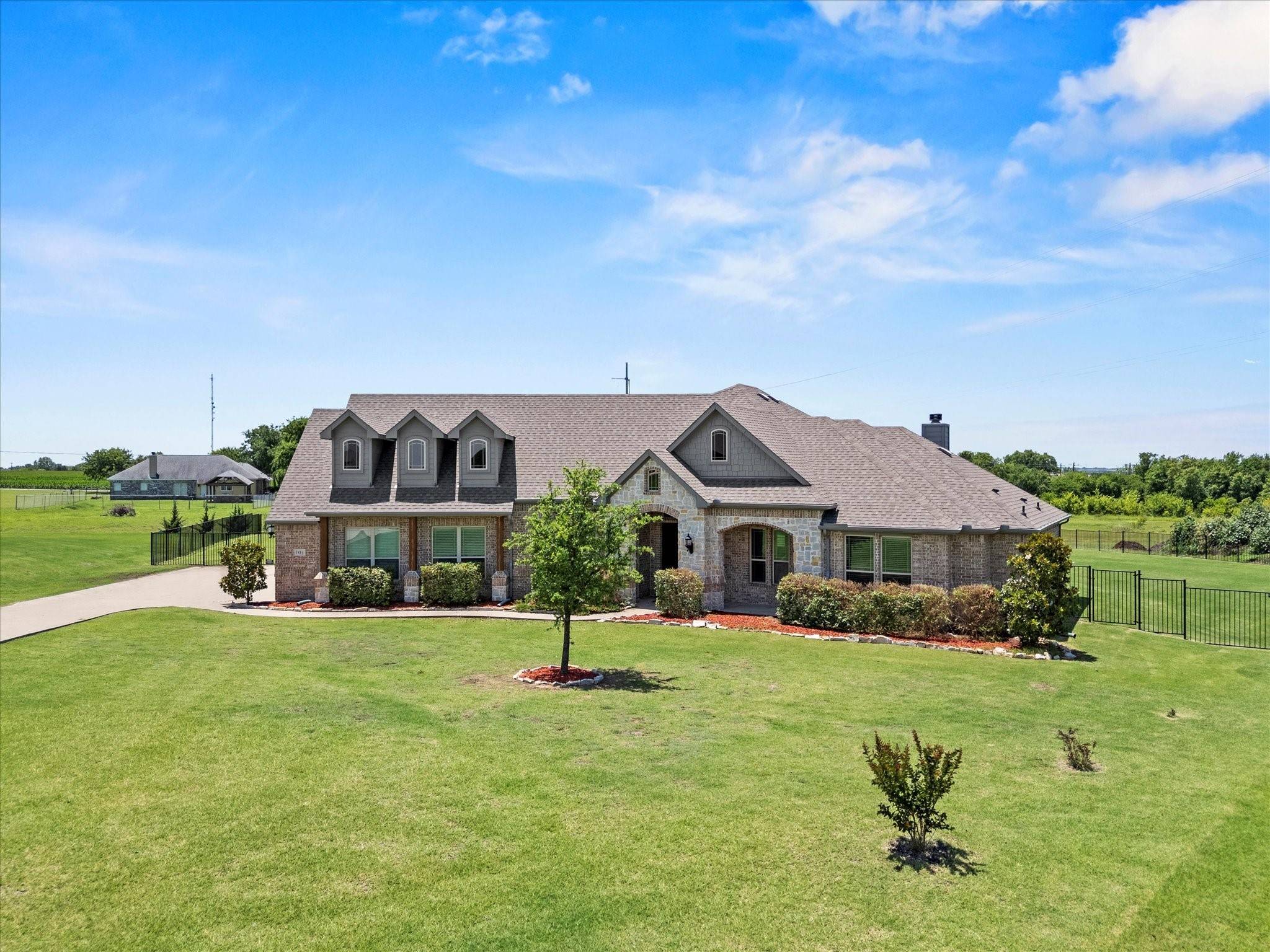 101 Winchester ST, Van Alstyne, TX 75495
