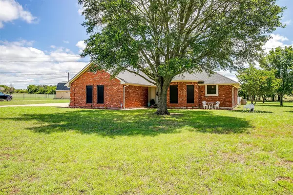 134 Northchase DR, Willow Park, TX 76087