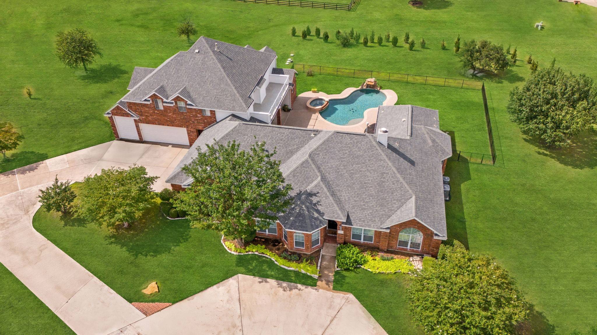 900 Scarlett DR, Lucas, TX 75002