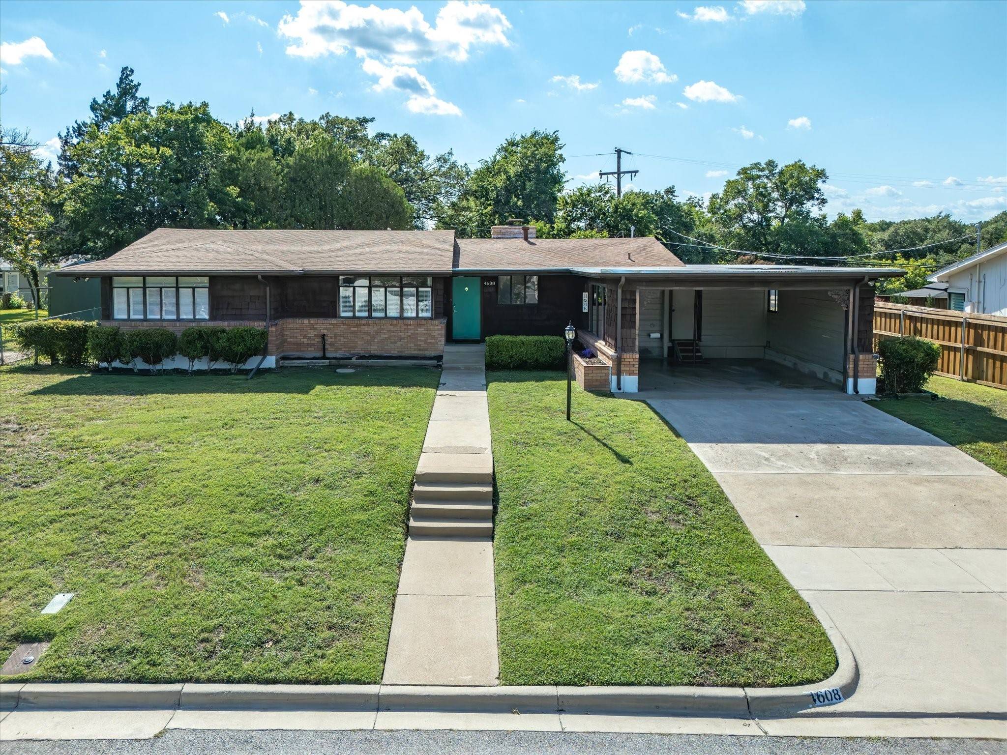 4608 Winthrop AVE E, Fort Worth, TX 76116