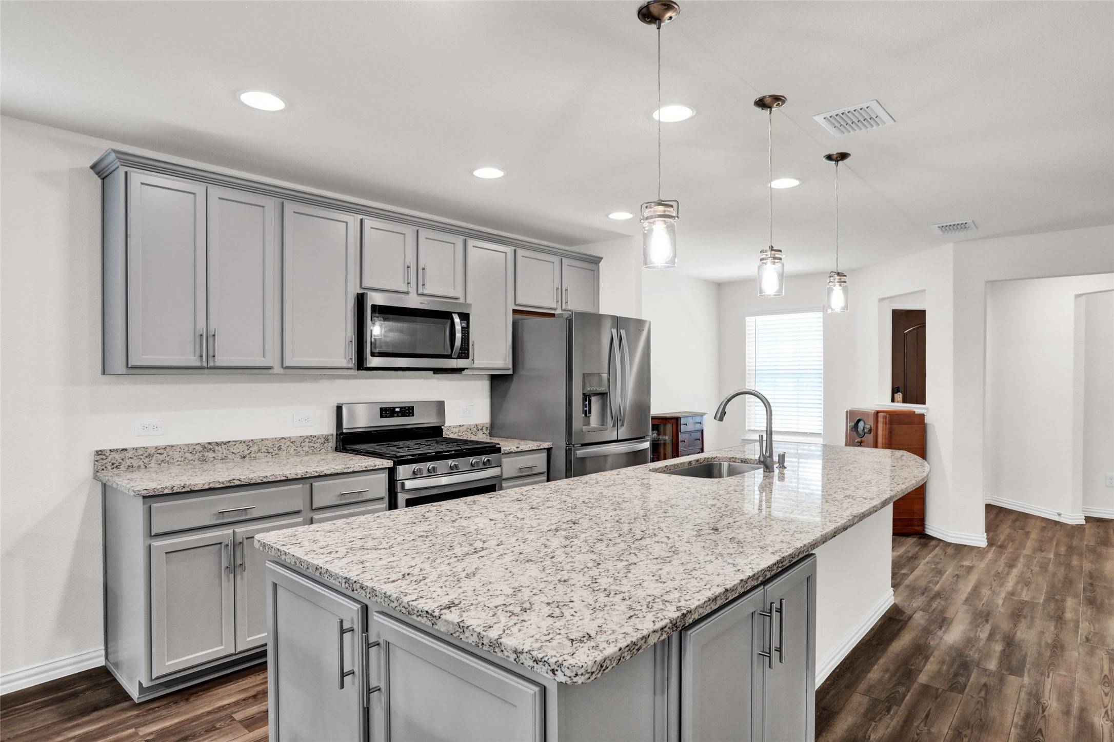7668 Monument DR, Little Elm, TX 76227