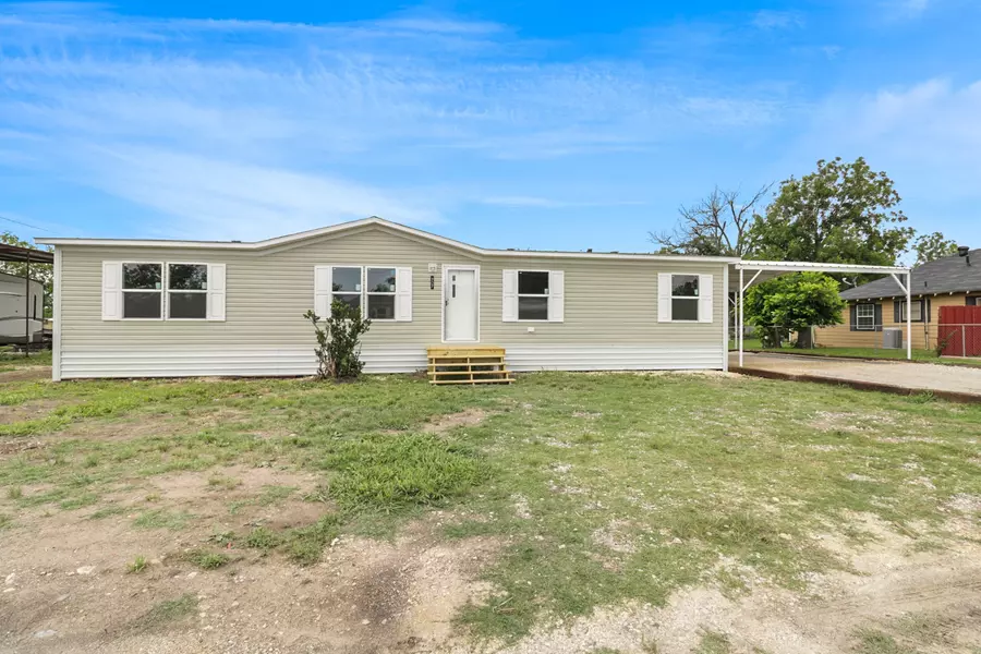 707 W 8th ST, Coleman, TX 76834
