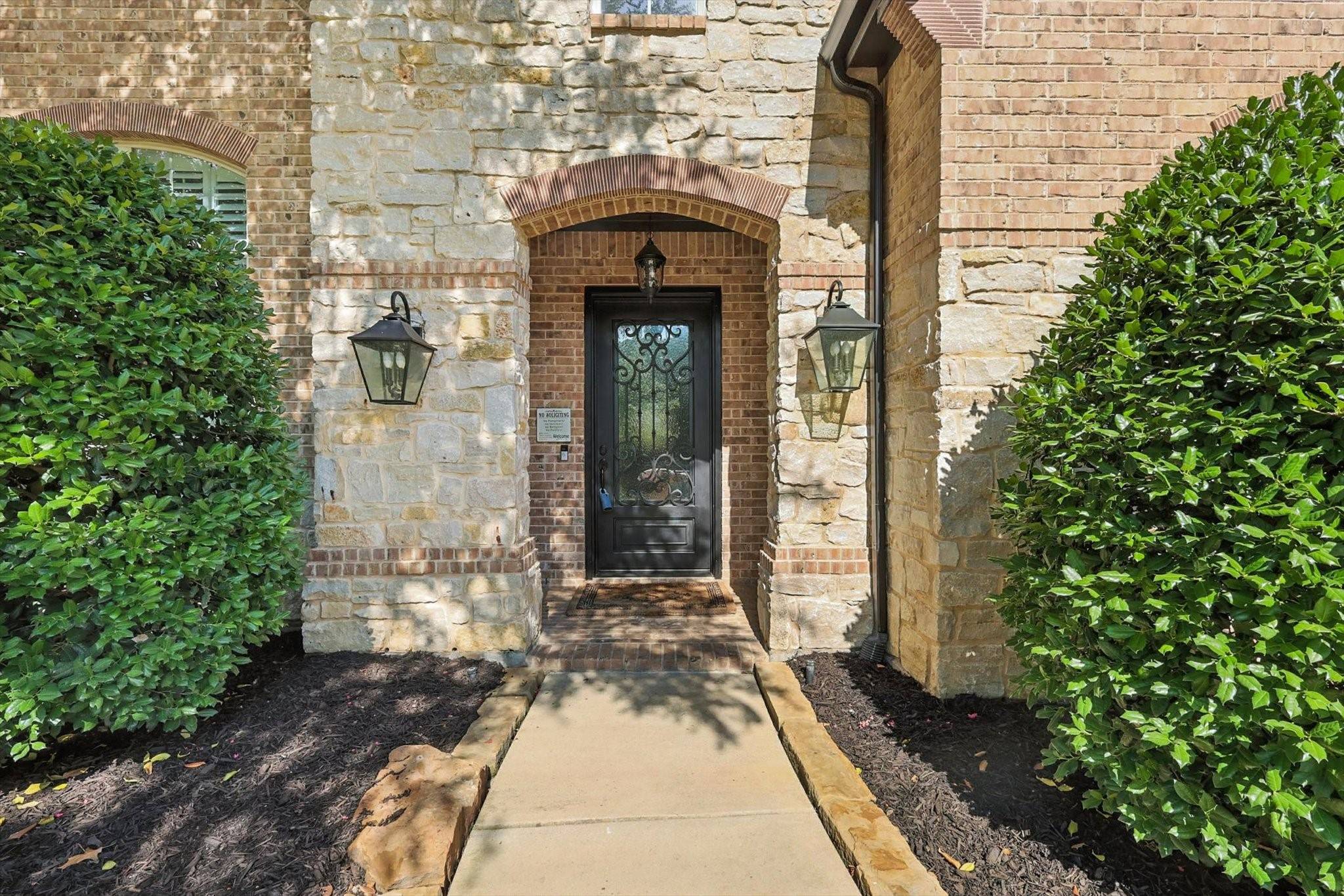 Lantana, TX 76226,9101 Cedar RDG
