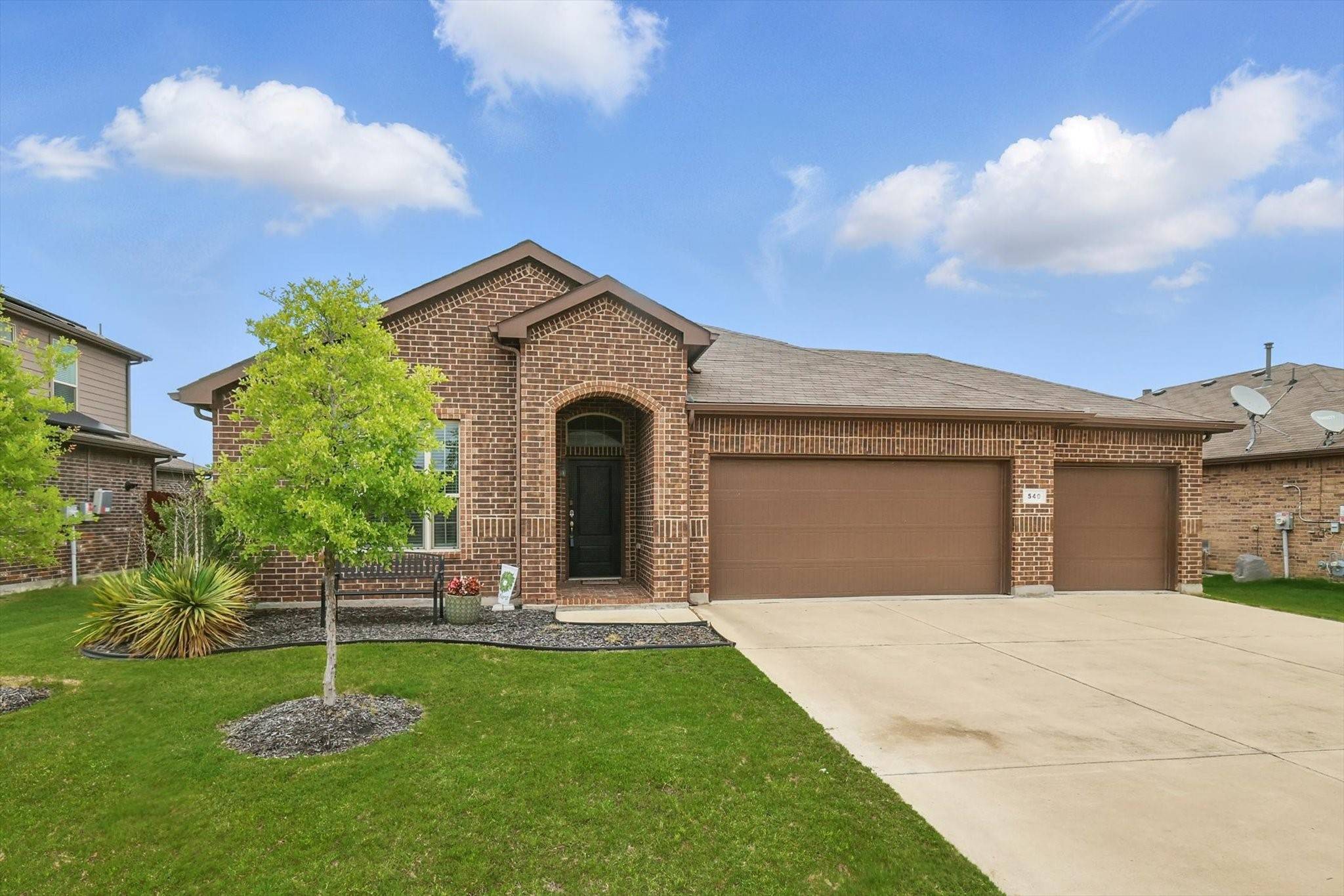 540 Lindisfarne LN, Saginaw, TX 76131