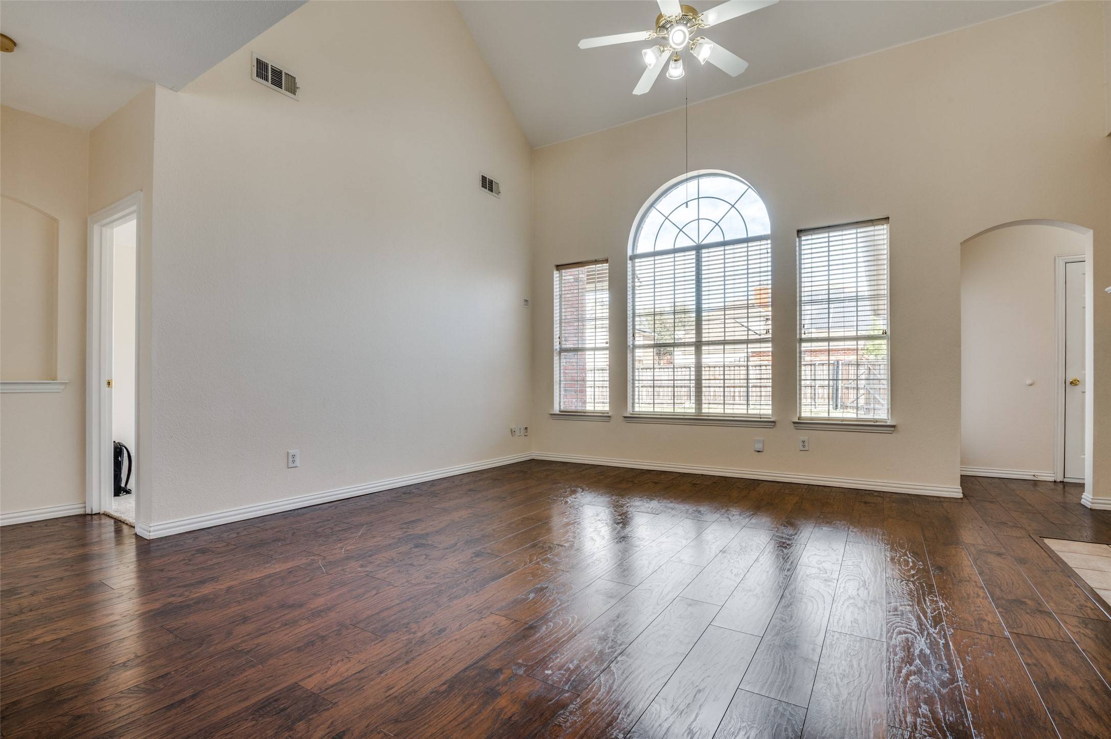 Desoto, TX 75115,1213 Summerside DR
