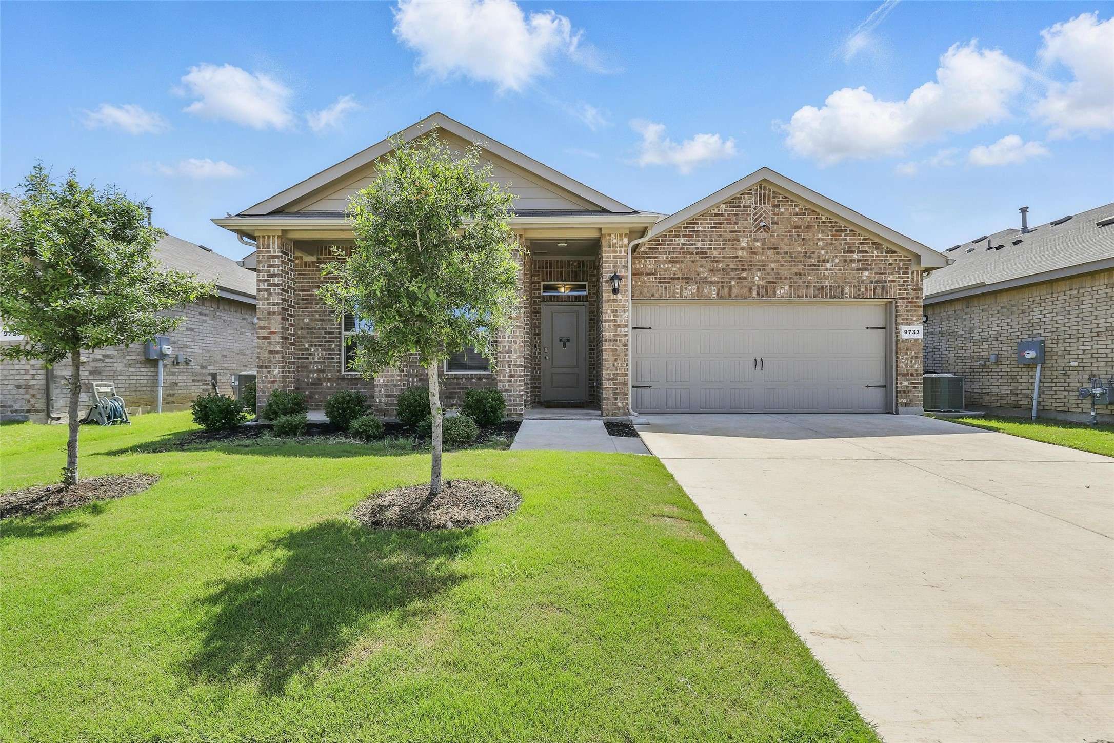 9733 Serviceberry LN, Fort Worth, TX 76036