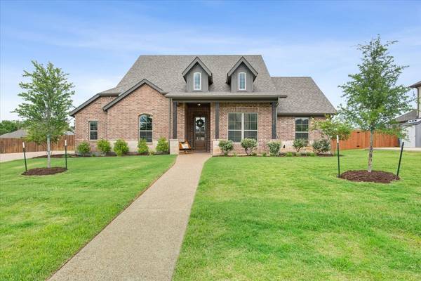 1046 Kreece DR, Hewitt, TX 76643