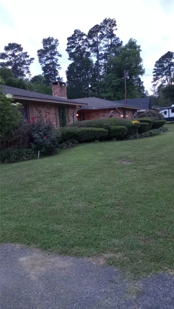 Center, TX 75935,386 County Road 1130