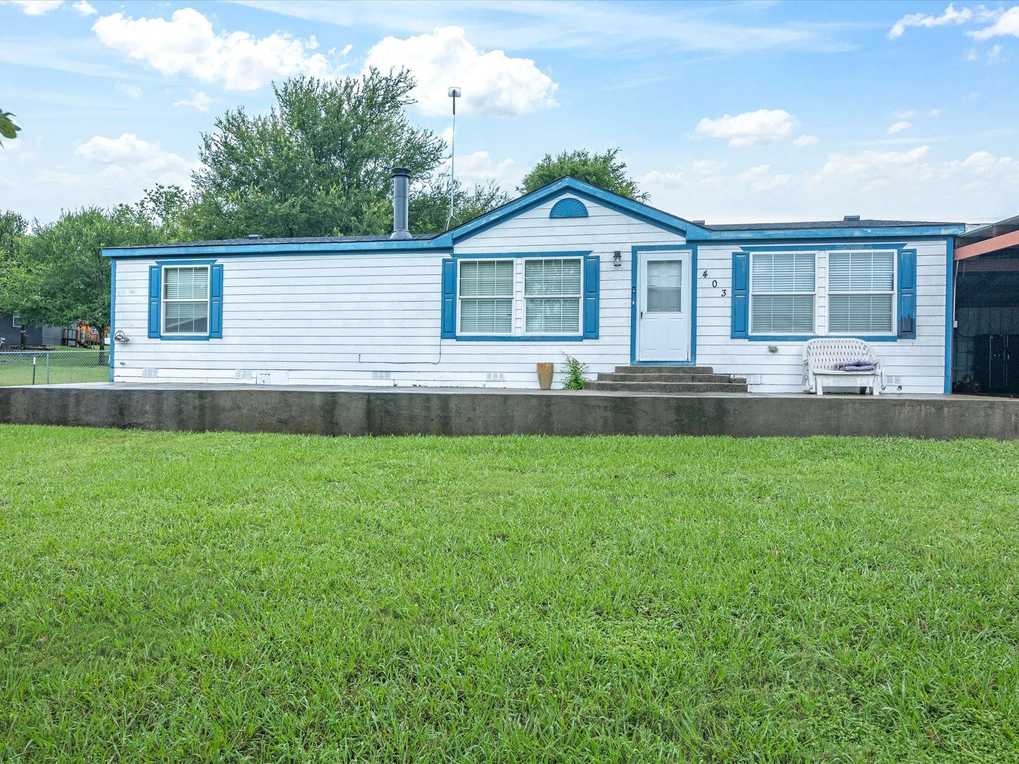 Corsicana, TX 75109,403 SE County Road 3048C
