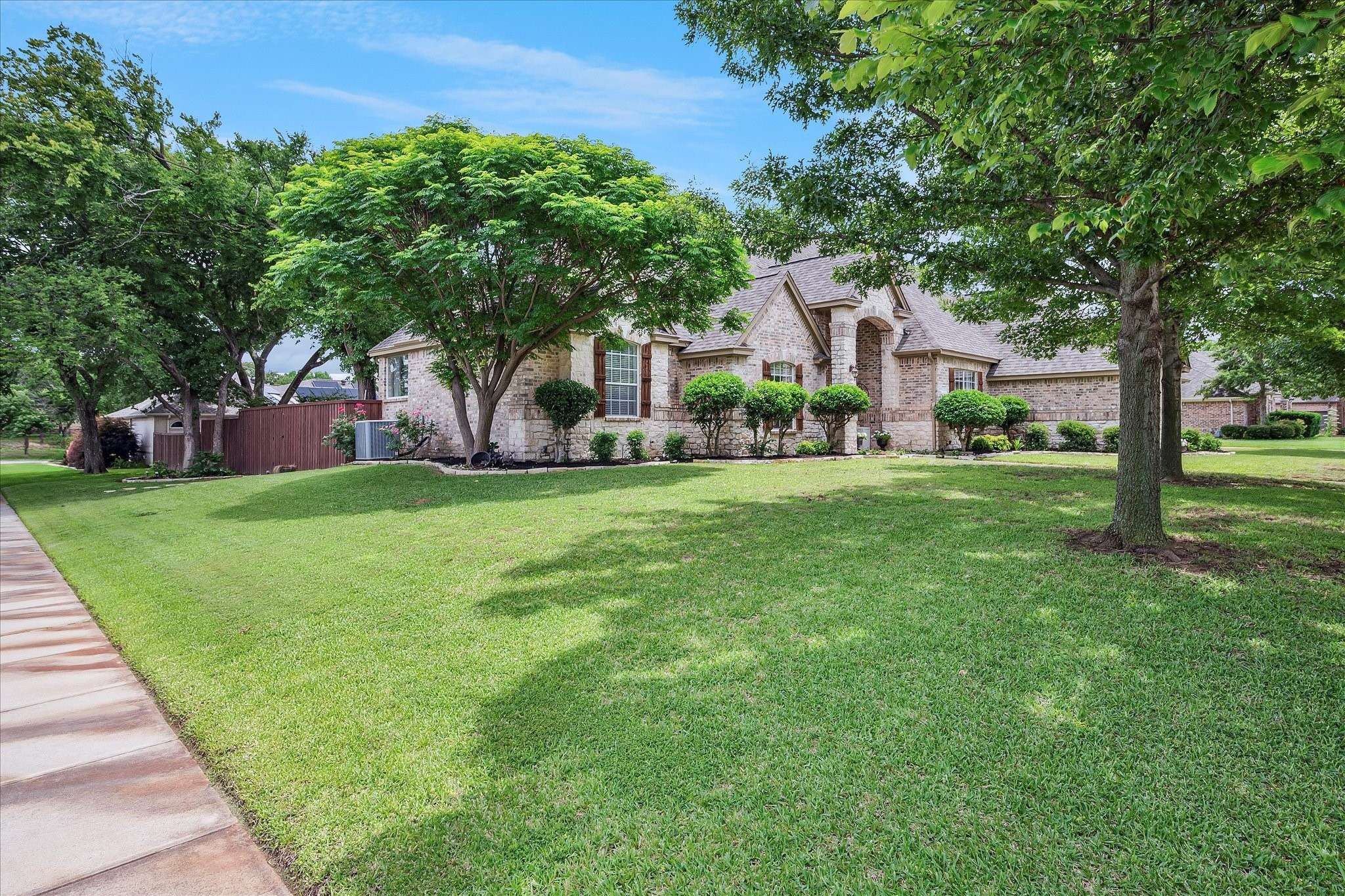 North Richland Hills, TX 76182,8328 Thorndyke DR