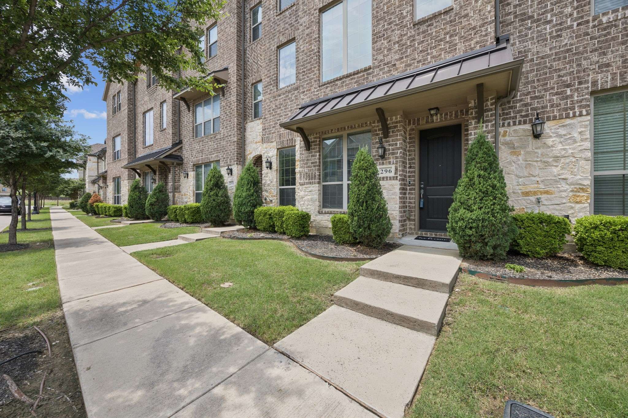 296 Ferndale ST, Lewisville, TX 75056