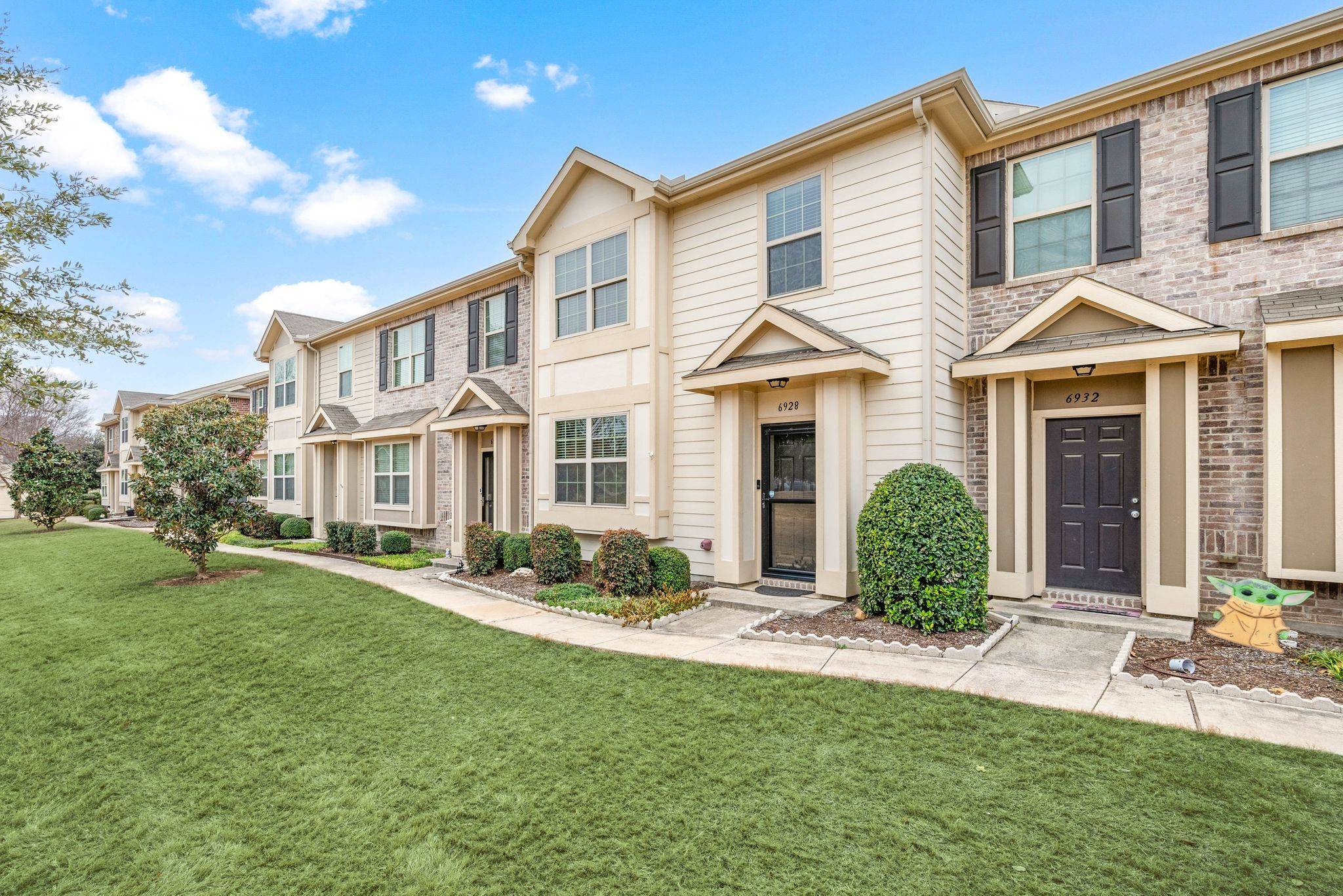 6928 Carrington LN, Fort Worth, TX 76137