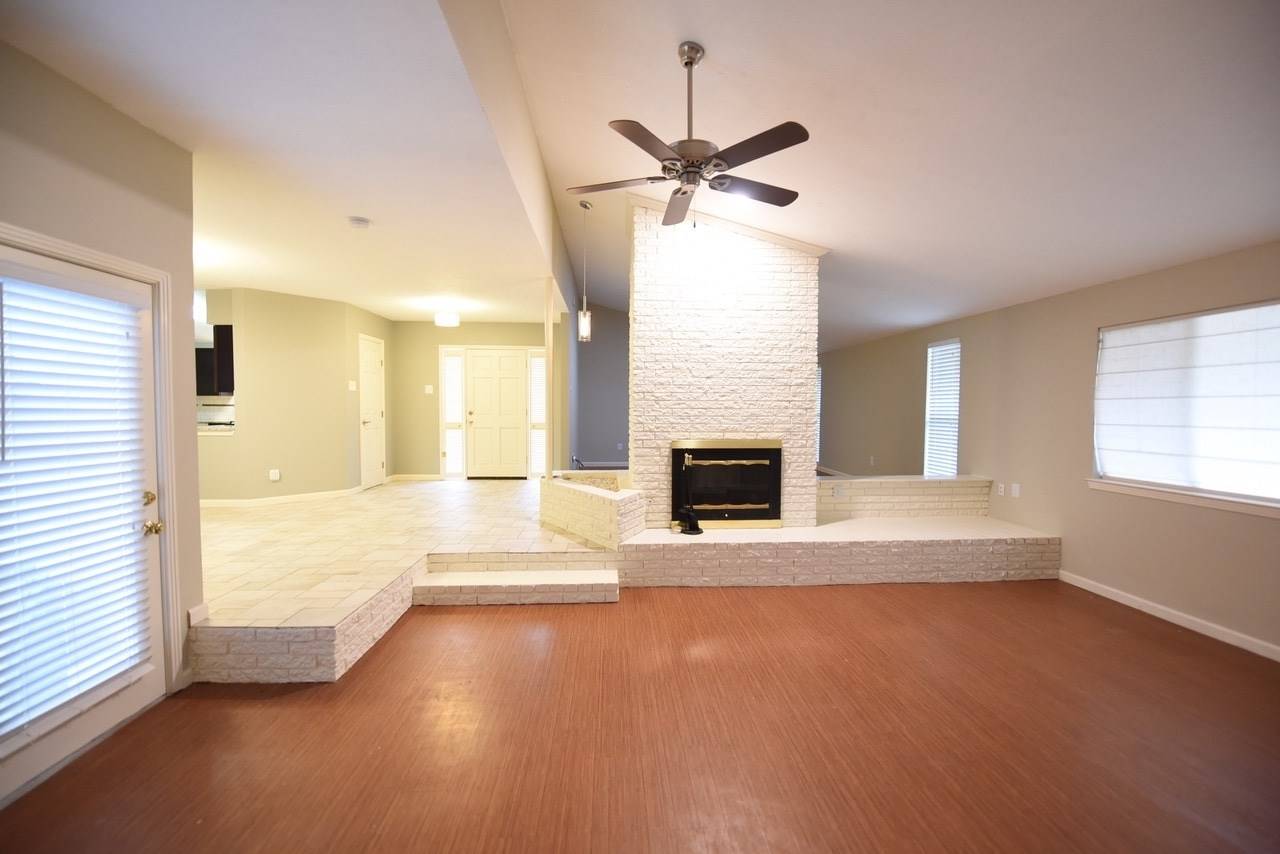 Farmers Branch, TX 75234,13021 Mitchwin RD