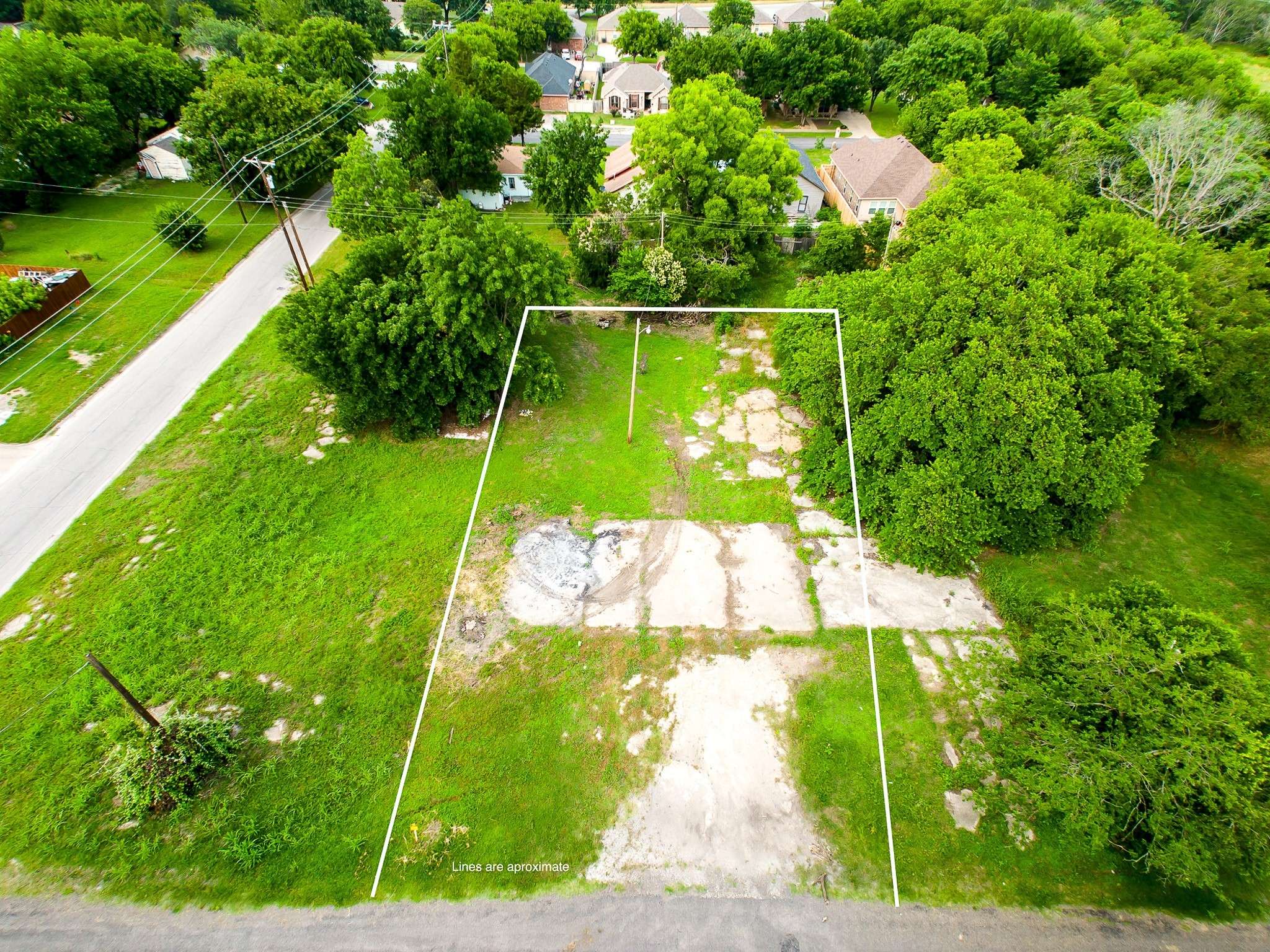 0 S McKinney ST, Ennis, TX 75119