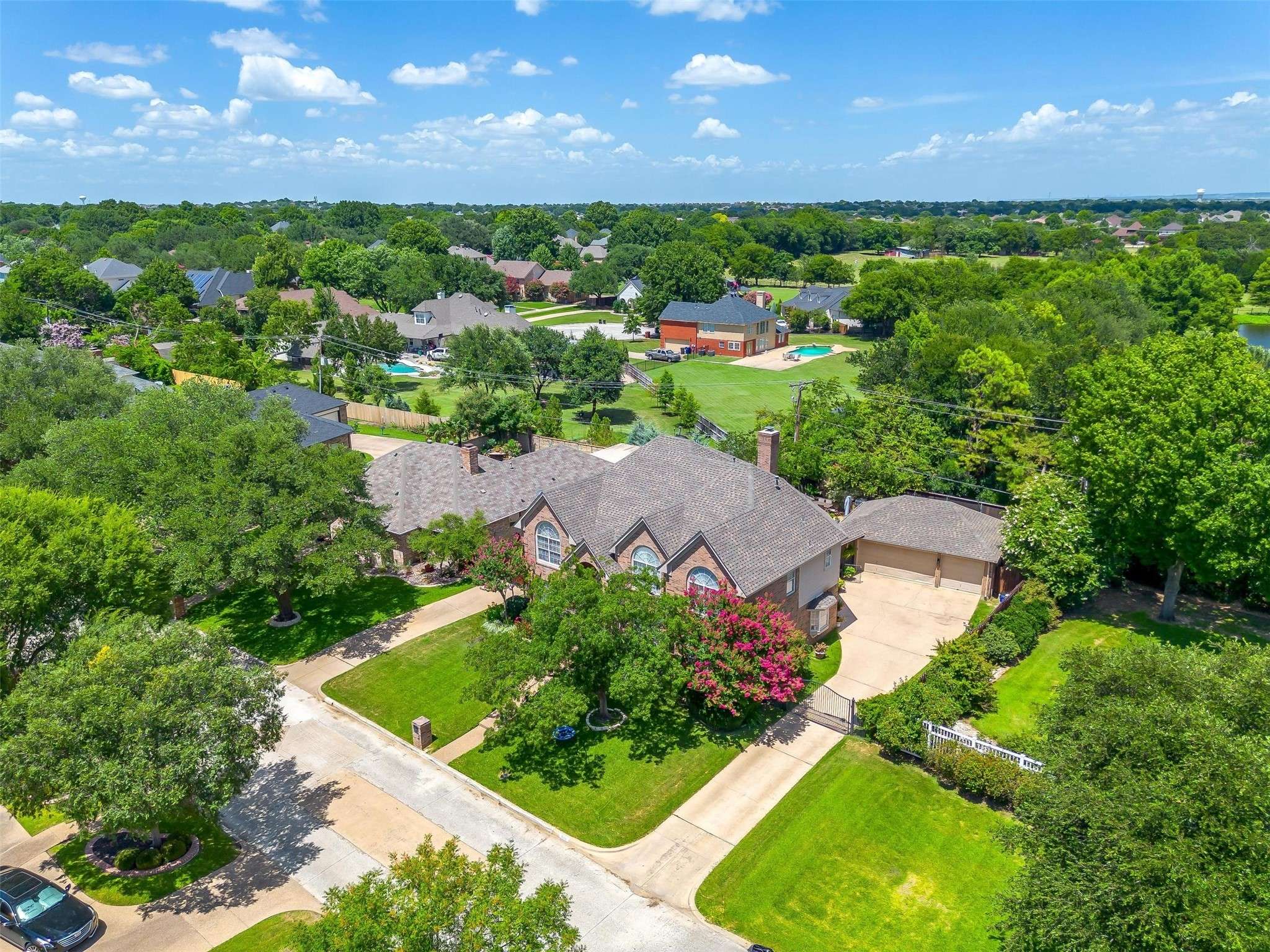 806 Glen Abbey DR, Mansfield, TX 76063