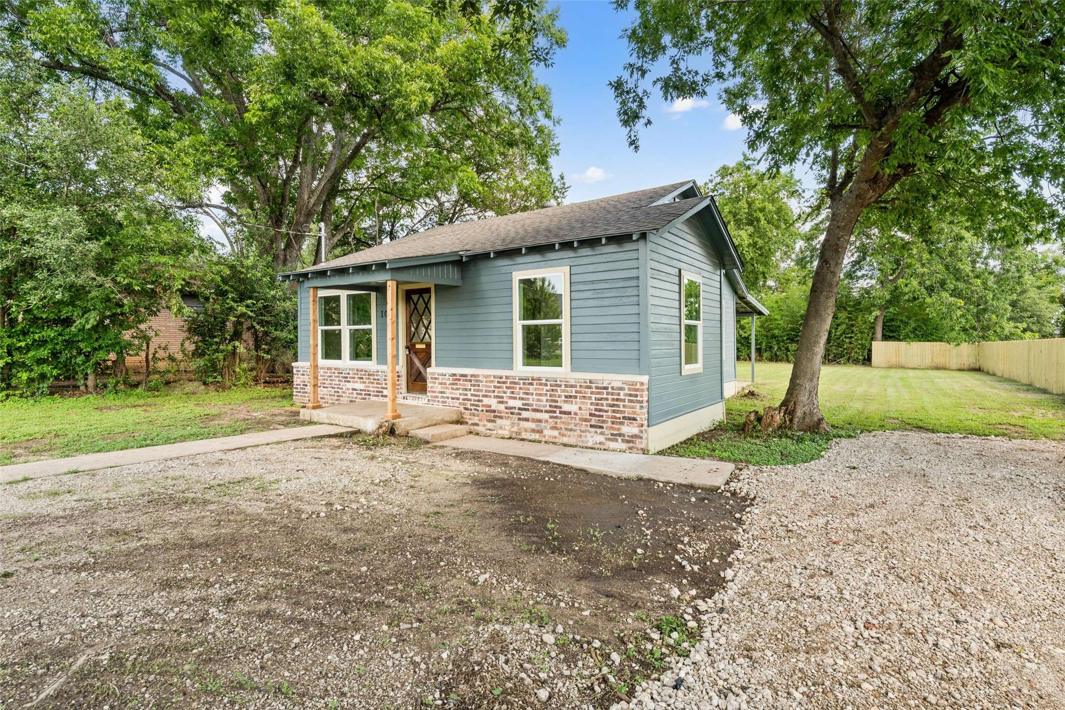 103 E Stegall DR, Robinson, TX 76706