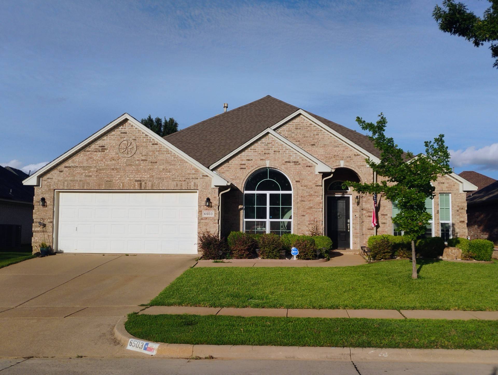6503 Bluebird DR, Arlington, TX 76001