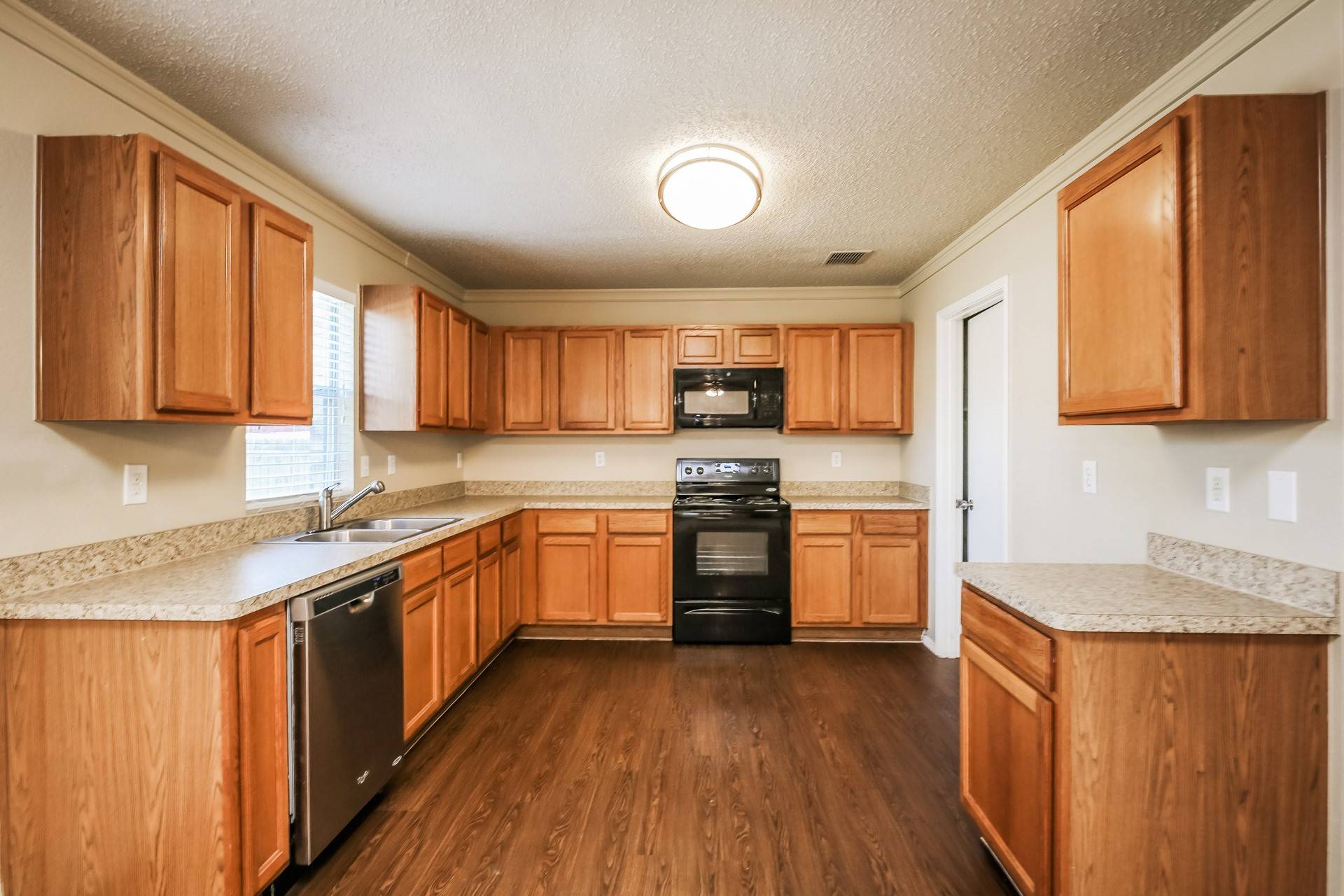 Grand Prairie, TX 75052,2980 Santa Sabina DR