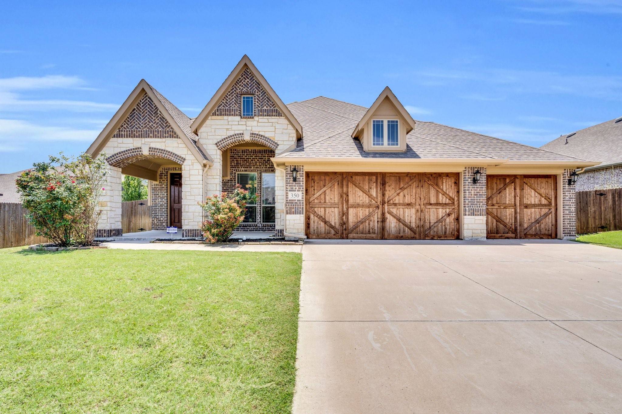 350 Windsor ST, Waxahachie, TX 75165