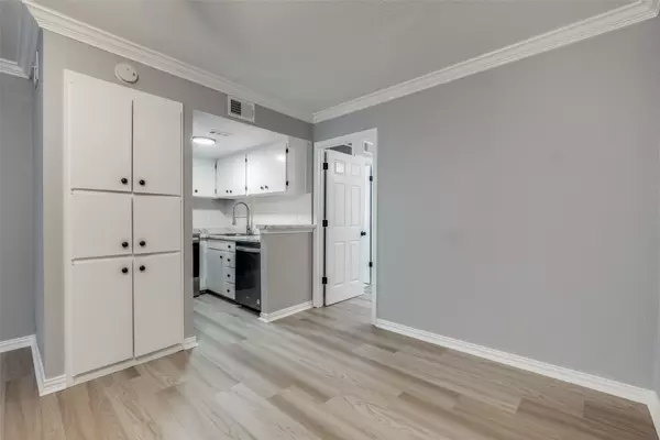 Dallas, TX 75219,4427 Holland AVE #203