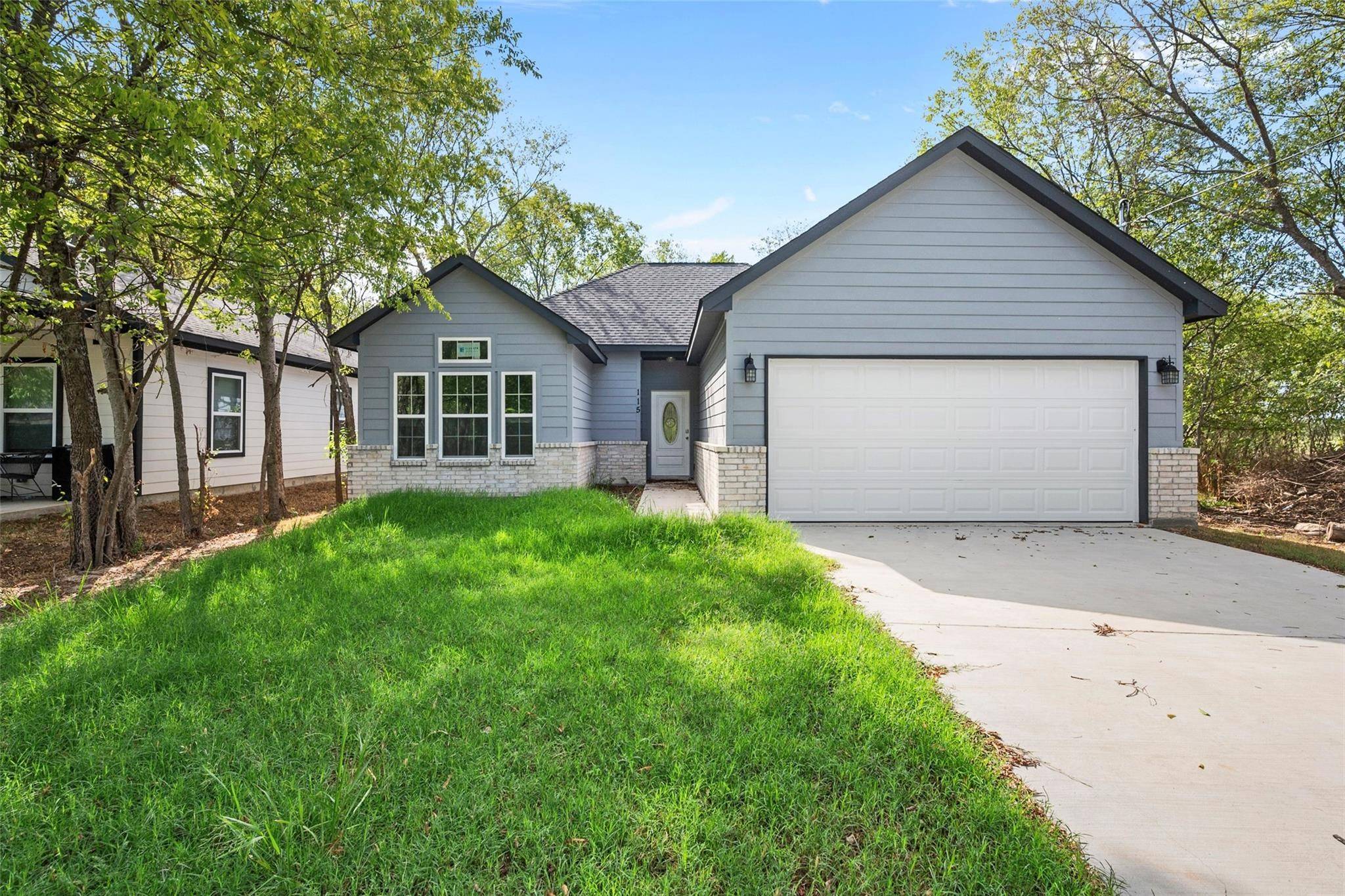 115 W 17th AVE, Corsicana, TX 75110