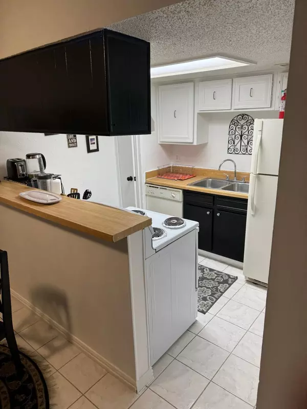 Dallas, TX 75230,5611 Harvest Hill RD #1012