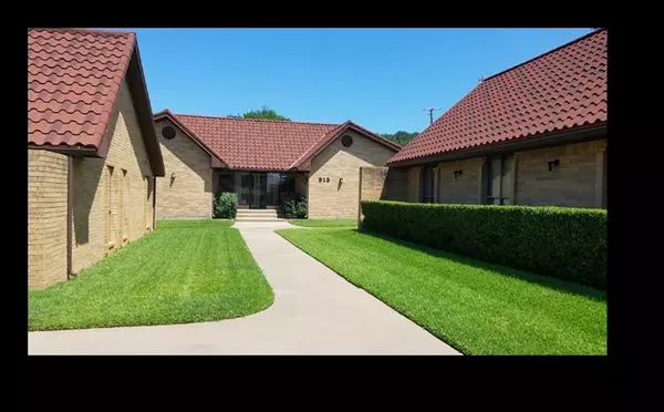 Mineral Wells, TX 76067,915 E Hubbard ST