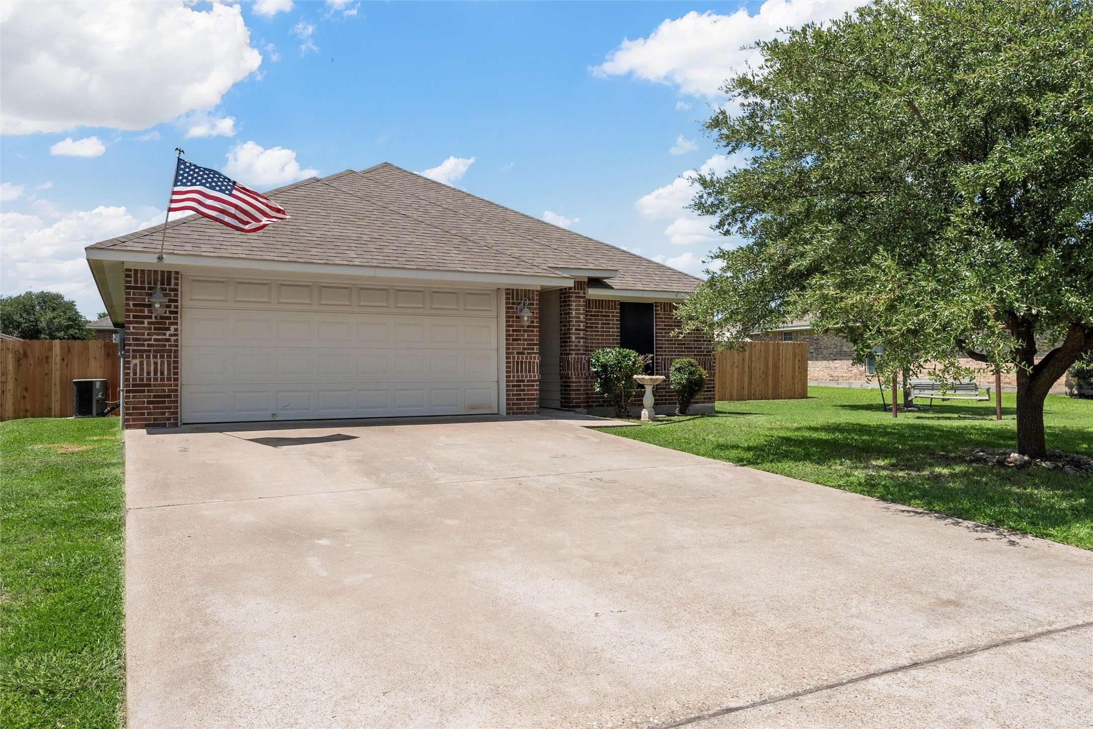 Hewitt, TX 76643,708 Sapphire BLVD