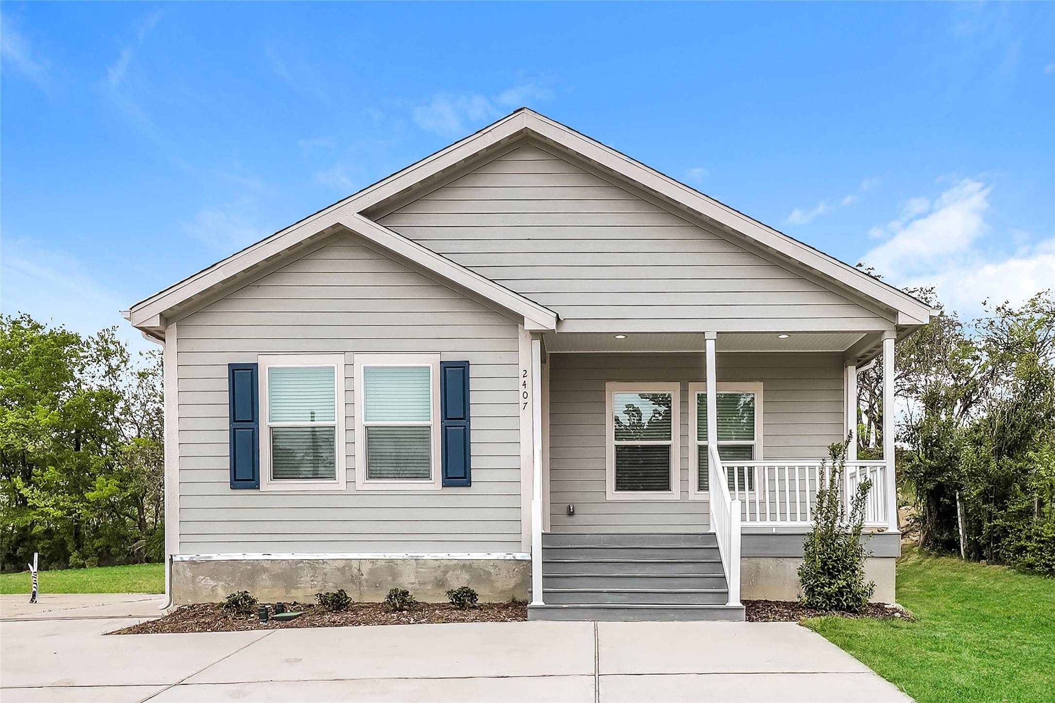 2407 Oxford ST, Fort Worth, TX 76106