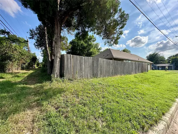 Fort Worth, TX 76104,2801 Stuart DR