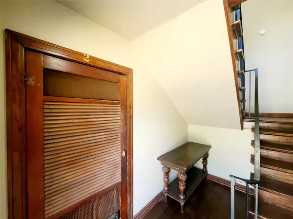 Dallas, TX 75206,5920 La Vista DR #2