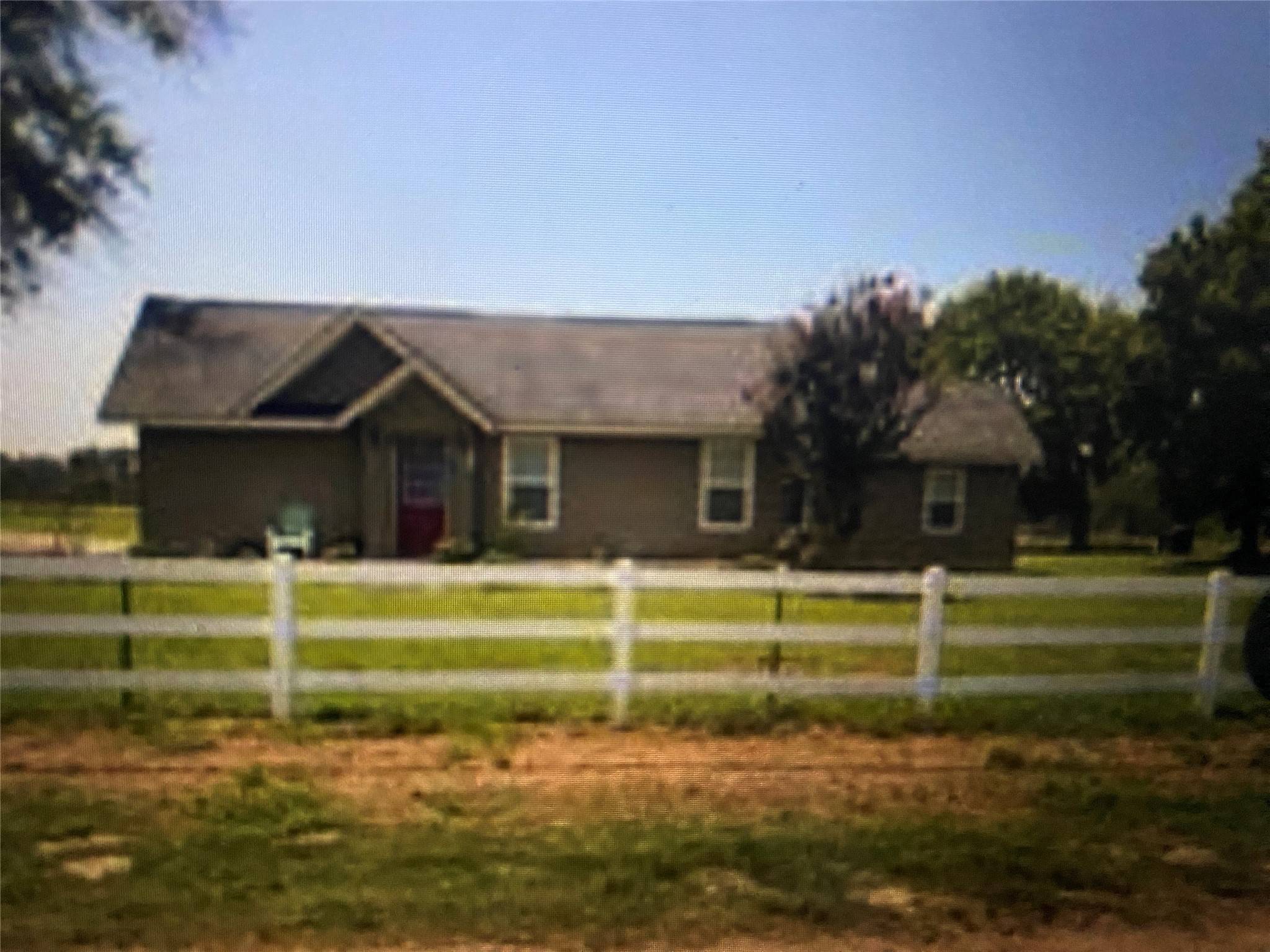 648 S Center ST, Buffalo, TX 75831