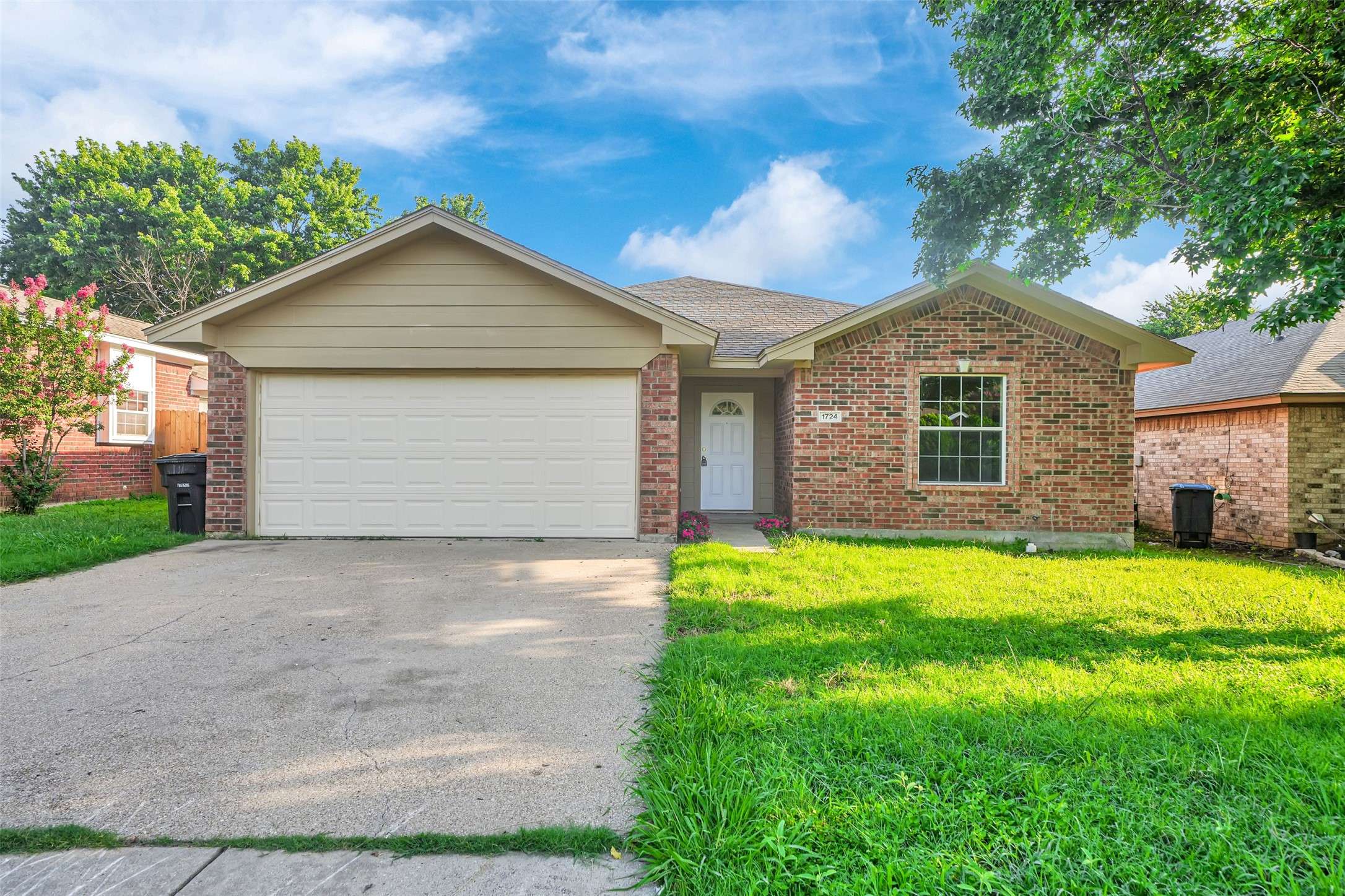 1724 Lincolnshire WAY, Fort Worth, TX 76134