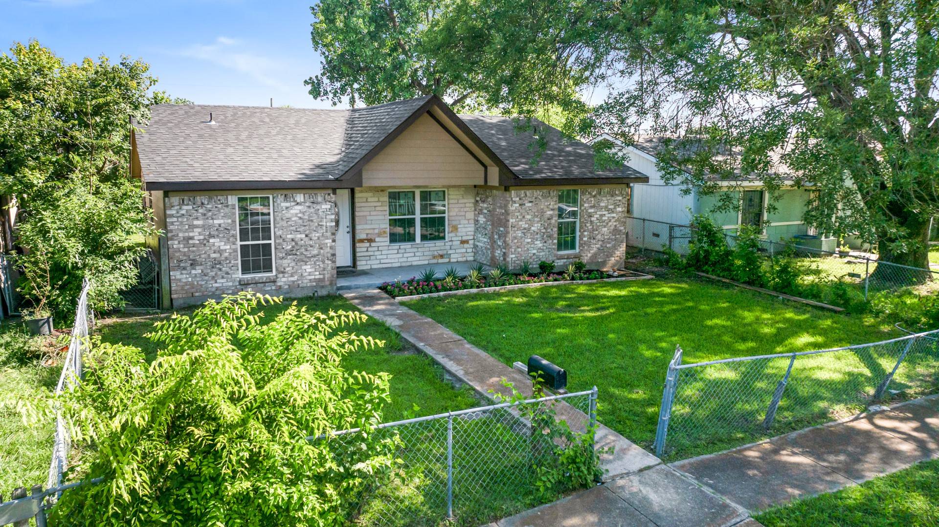 Dallas, TX 75217,10124 Shayna DR