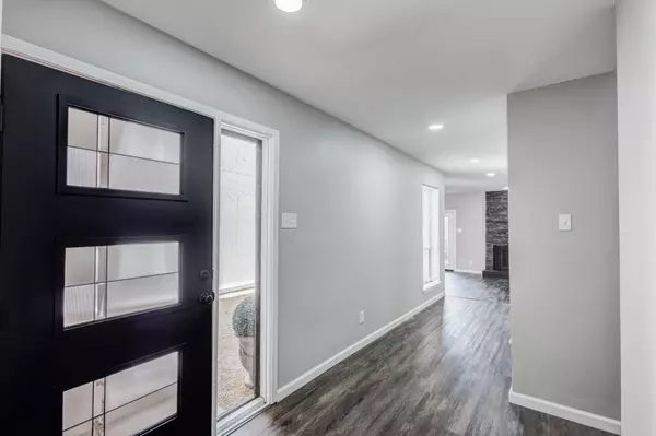 Dallas, TX 75243,9226 Emberglow LN