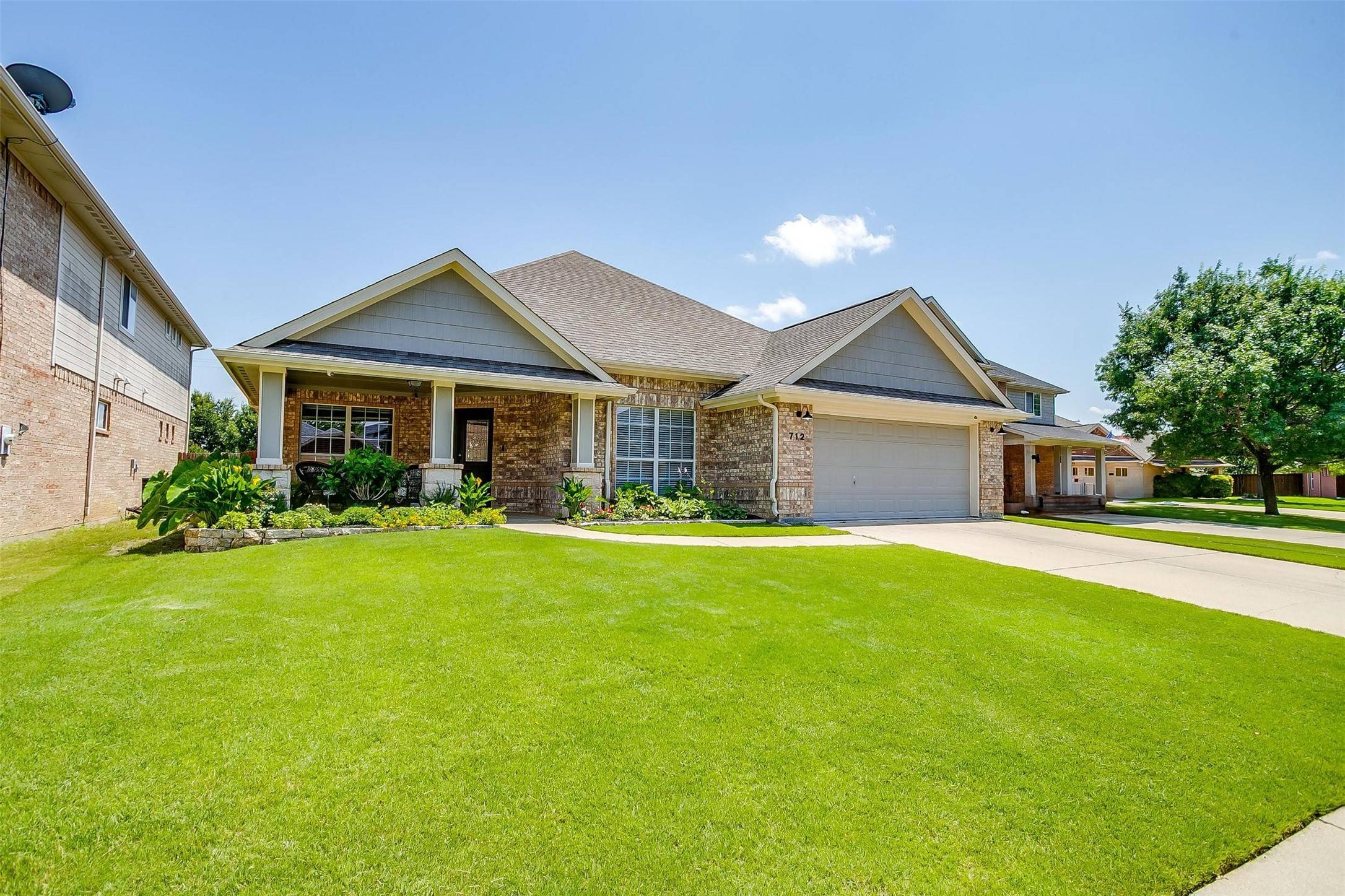 Burleson, TX 76028,712 Evergreen CT