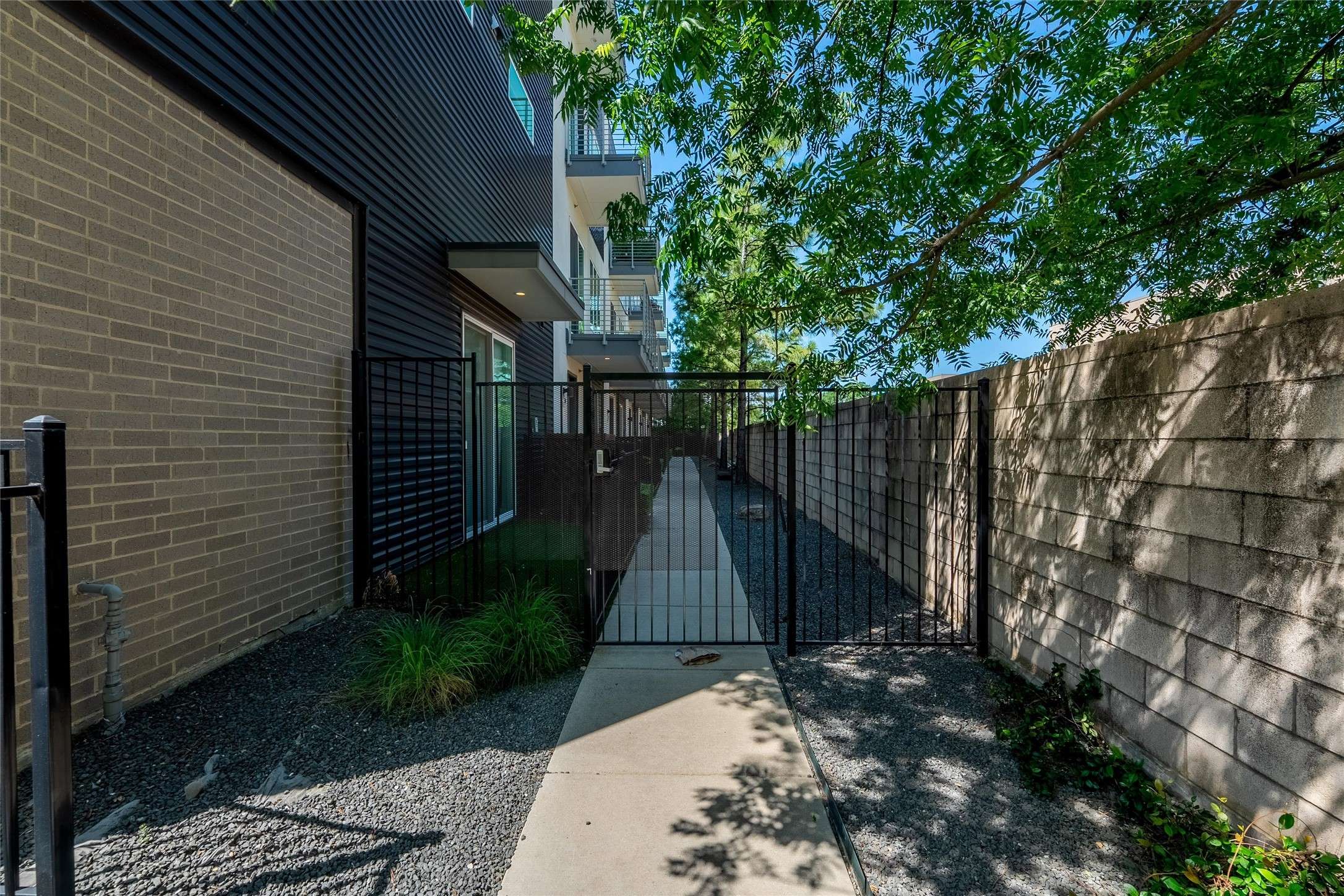 Dallas, TX 75219,4545 Bowser AVE #202