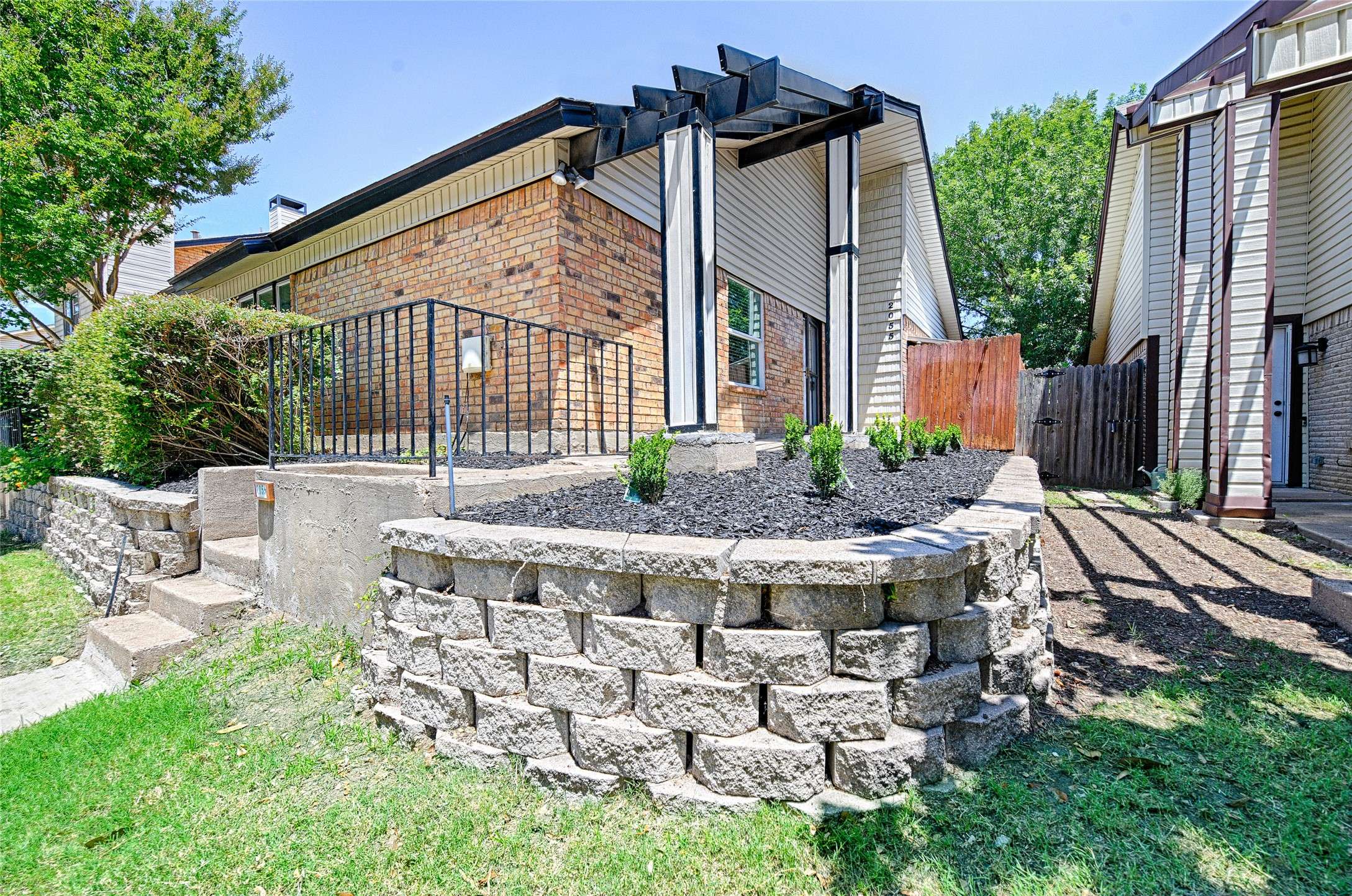 2055 Embassy WAY, Carrollton, TX 75006