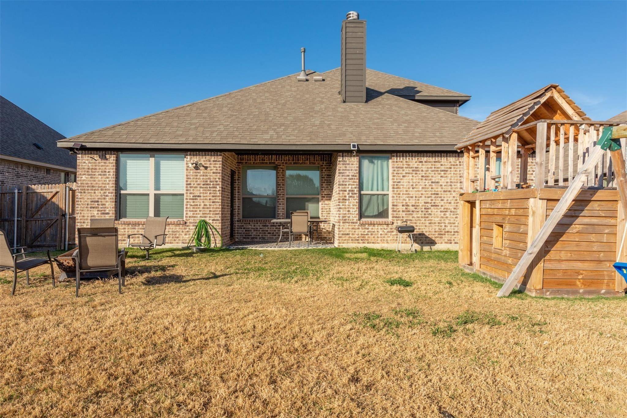 Saginaw, TX 76179,717 Seabourne DR