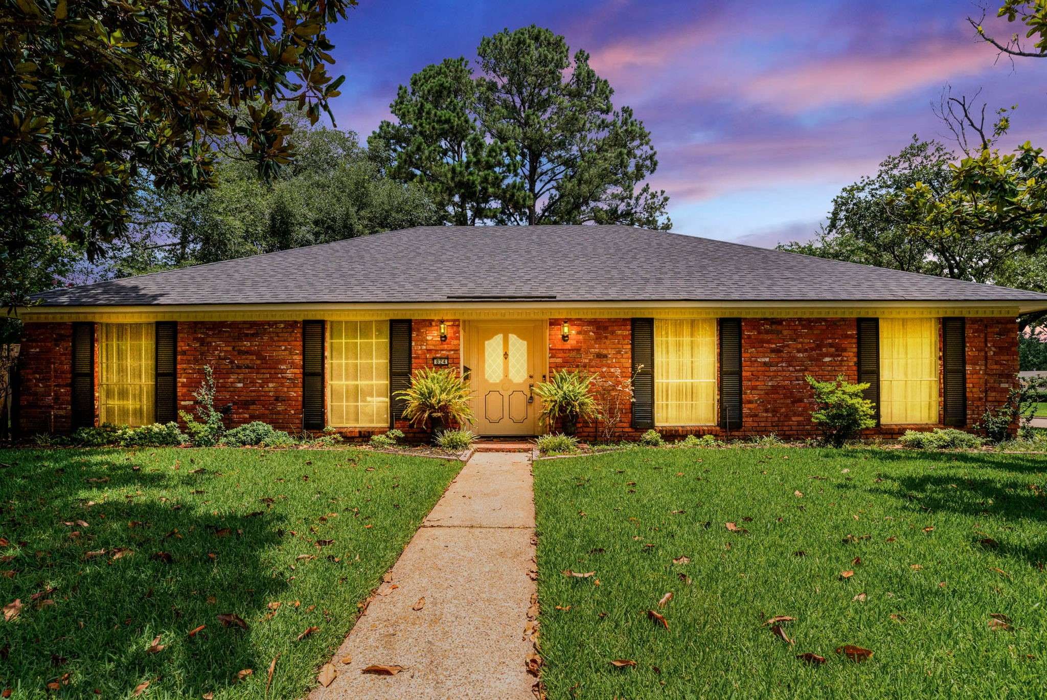 824 Captain Shreve DR, Shreveport, LA 71105