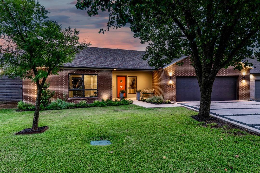 3866 Lively LN, Dallas, TX 75220