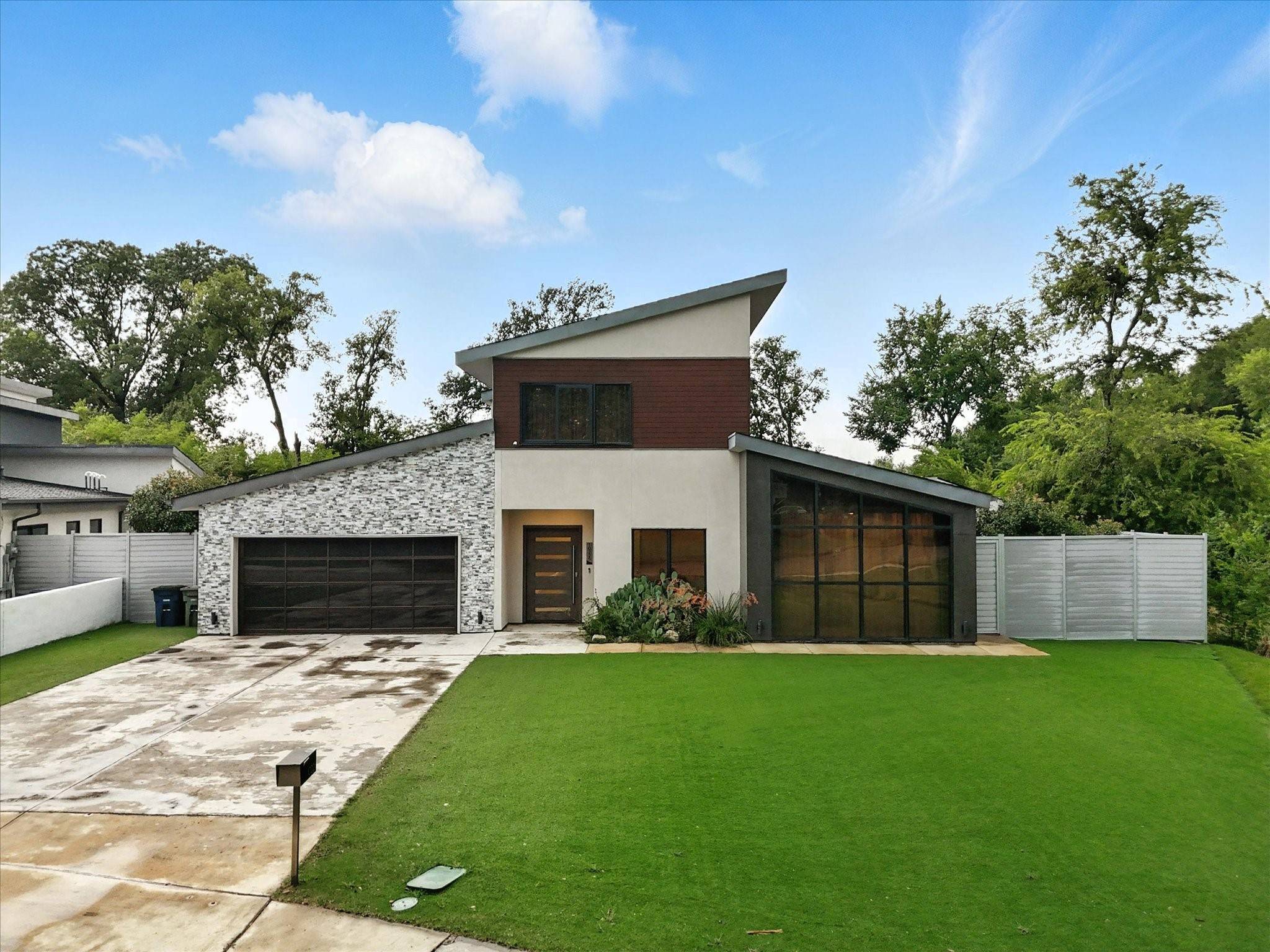 10225 Betty Jane LN, Dallas, TX 75229