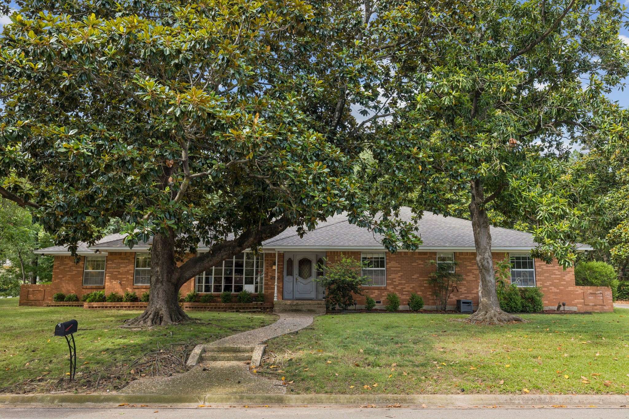 2218 Southridge DR, Denton, TX 76205