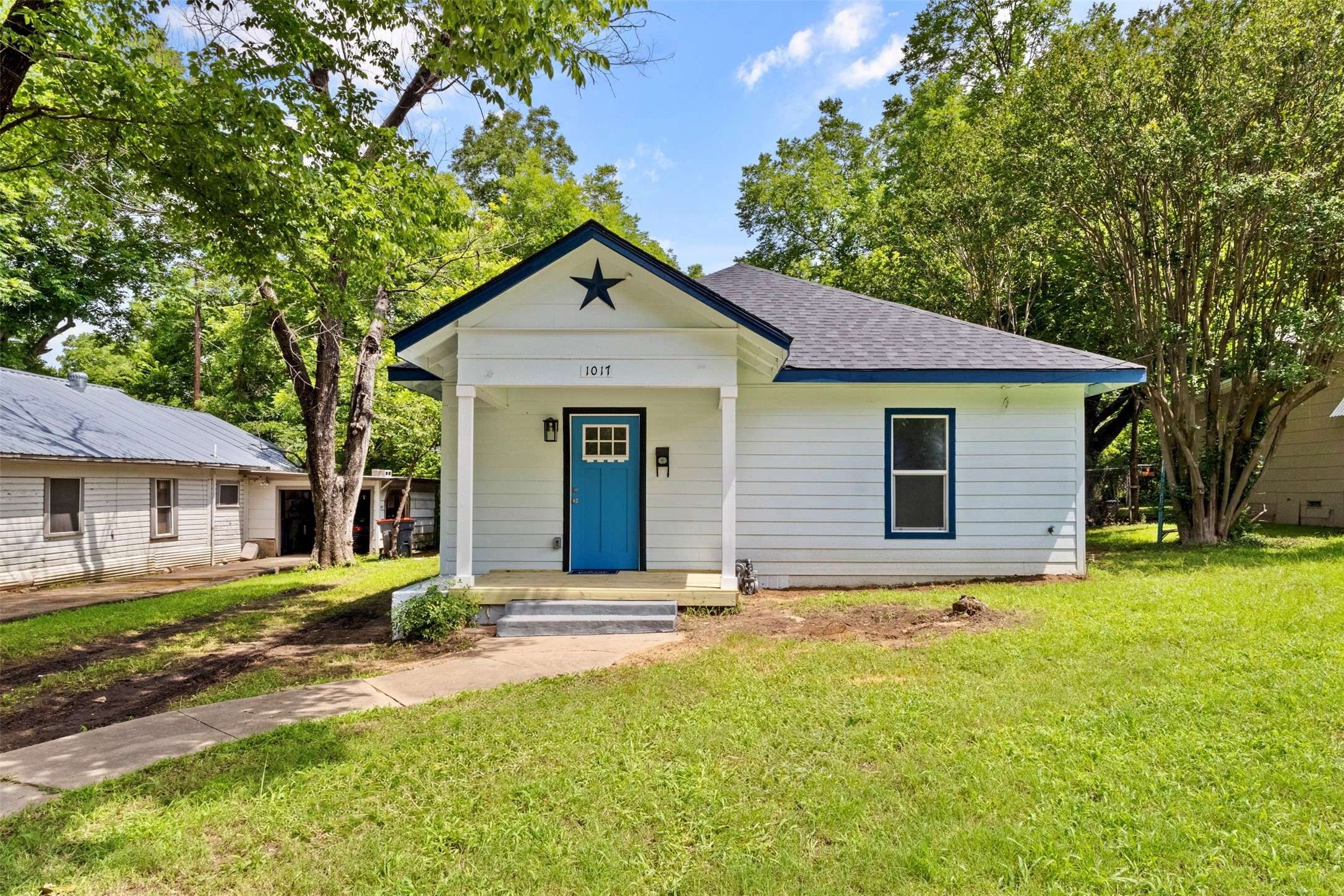 Paris, TX 75460,1017 E Washington ST