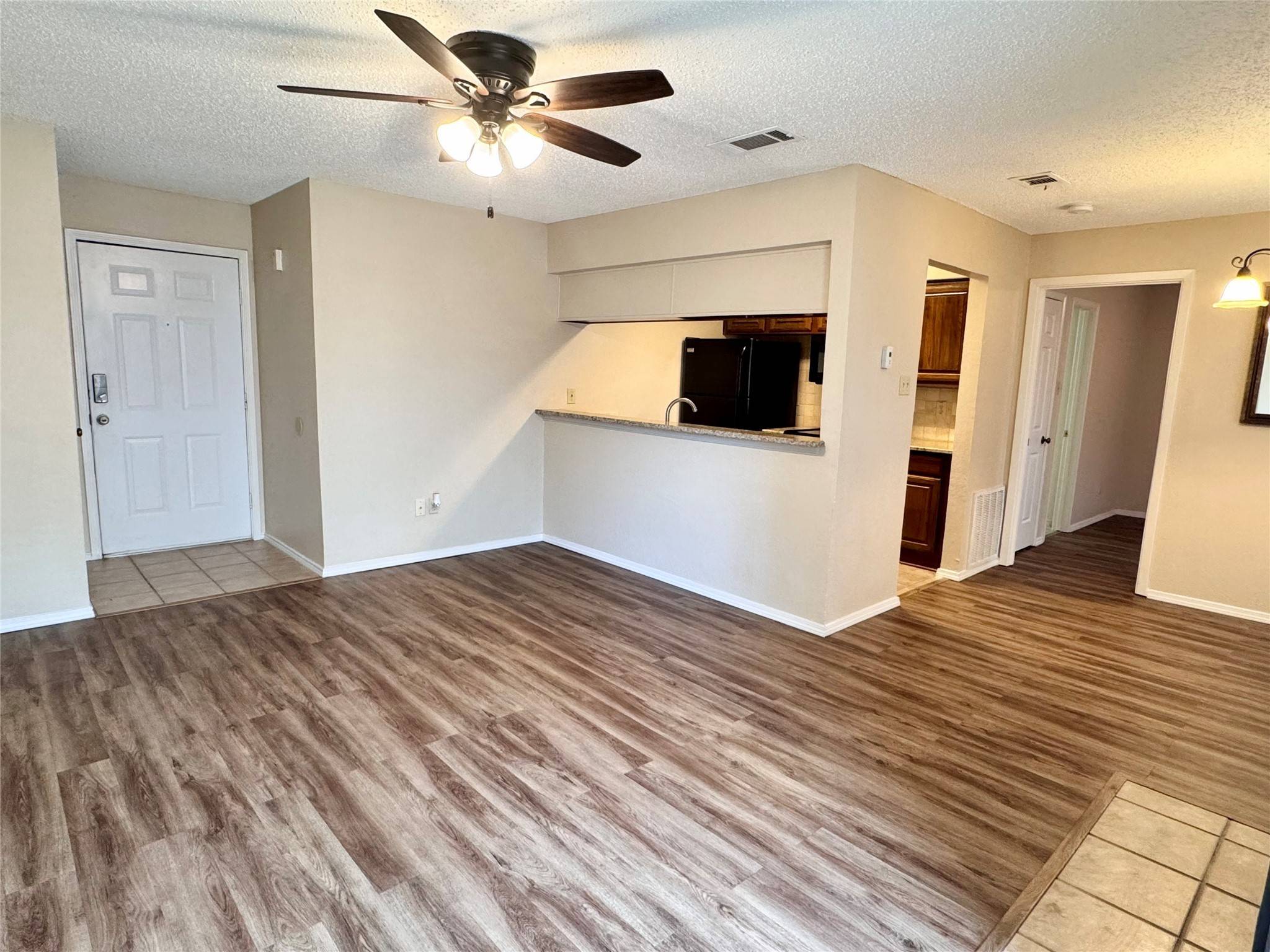 Hurst, TX 76054,813 W Harwood RD #D