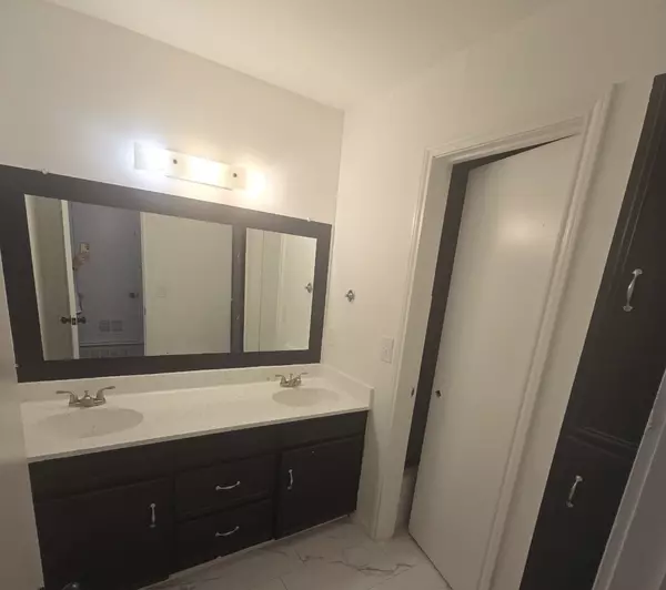 Richardson, TX 75081,606 Towne House LN