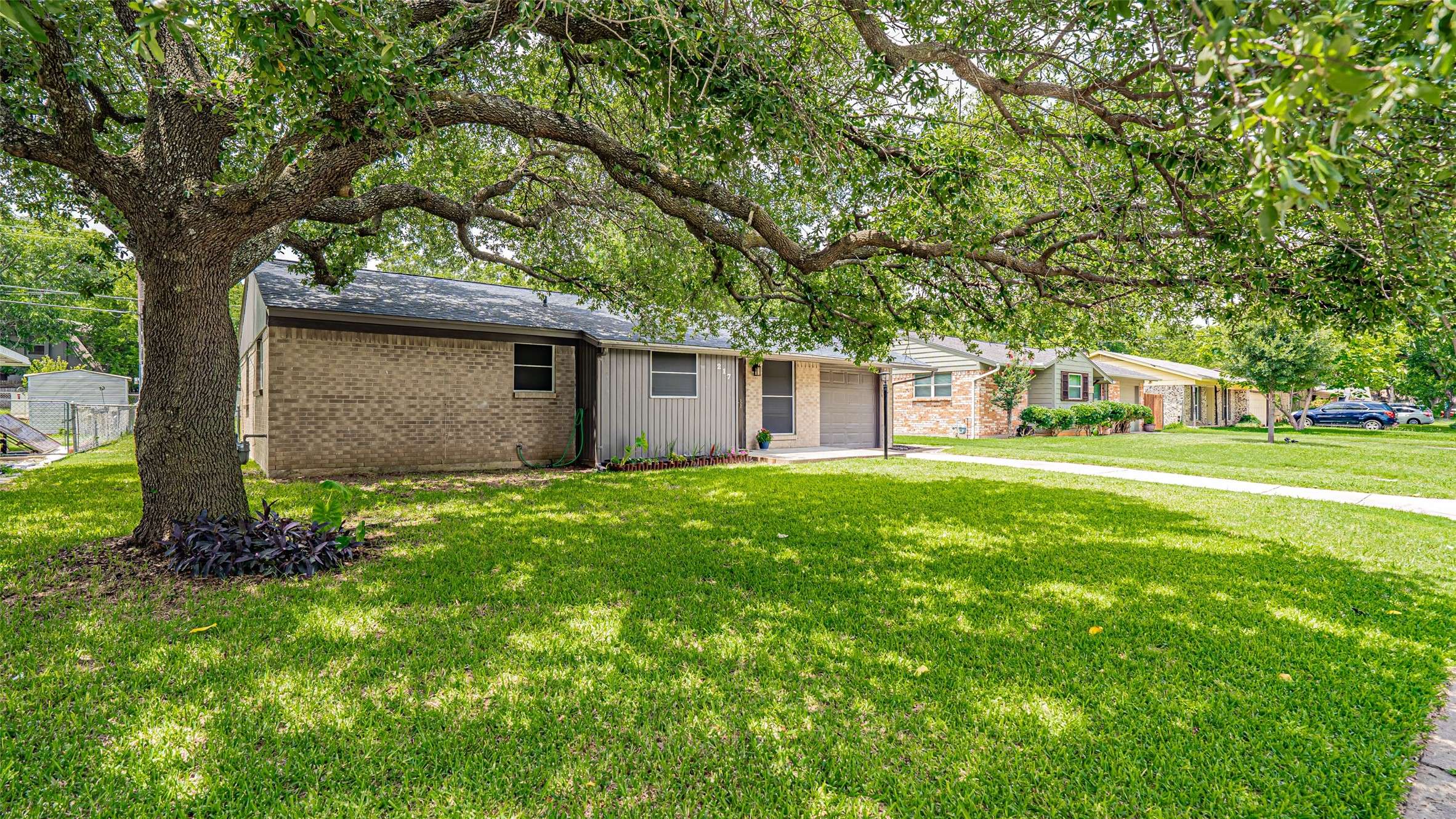 Burleson, TX 76028,217 Wintercrest RD