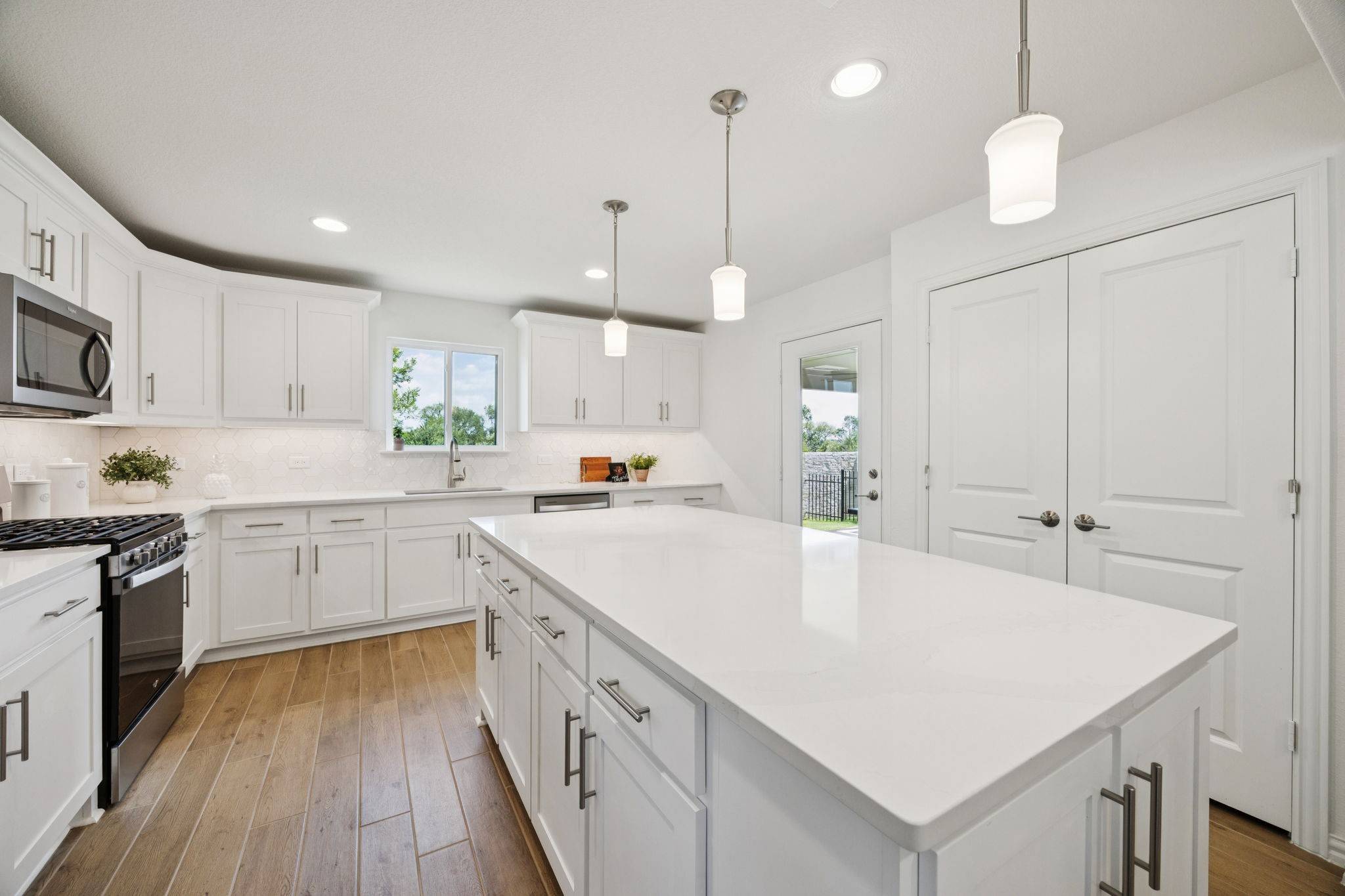 401 Long Pines DR, Mckinney, TX 75071