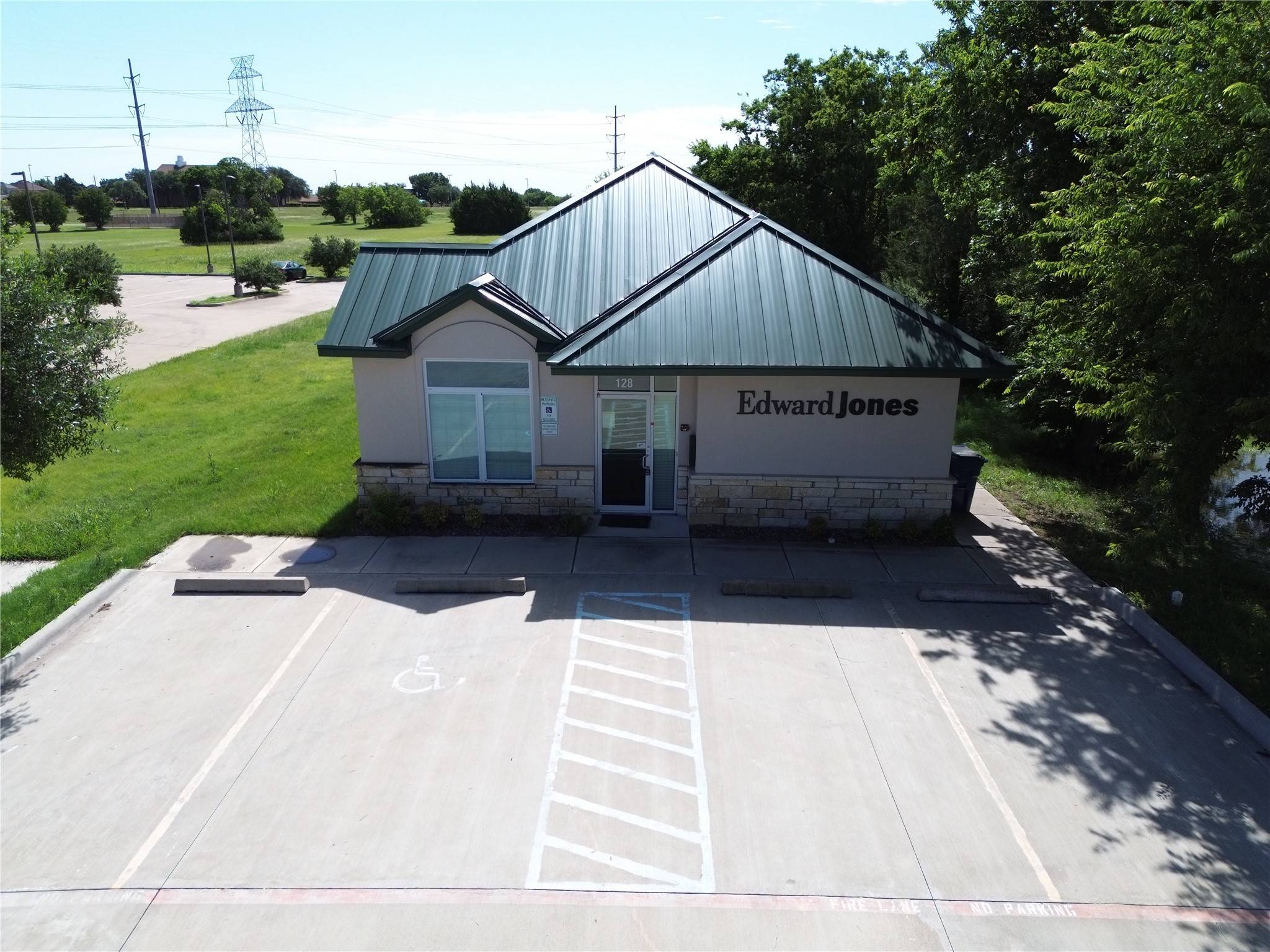 128 S Cockrell Hill RD, Desoto, TX 75115
